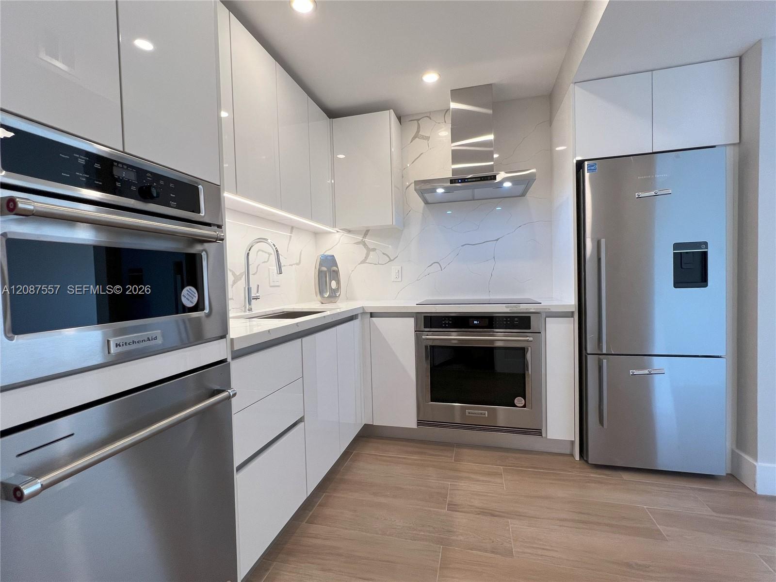 1881 Middle River Dr # 207 — Photo 4