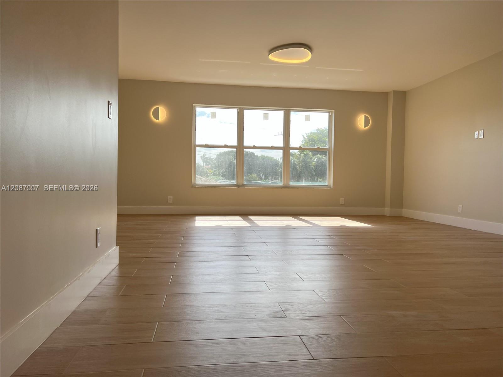 1881 Middle River Dr # 207 — Photo 5