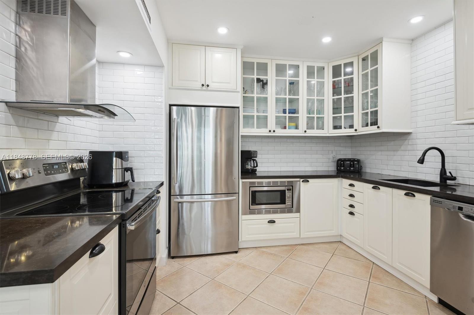 3505 S OCEAN DR # 1015 — Photo 3