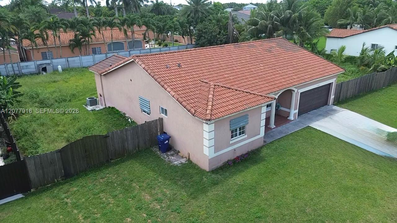 12998 SW 219th Ter — Photo 3