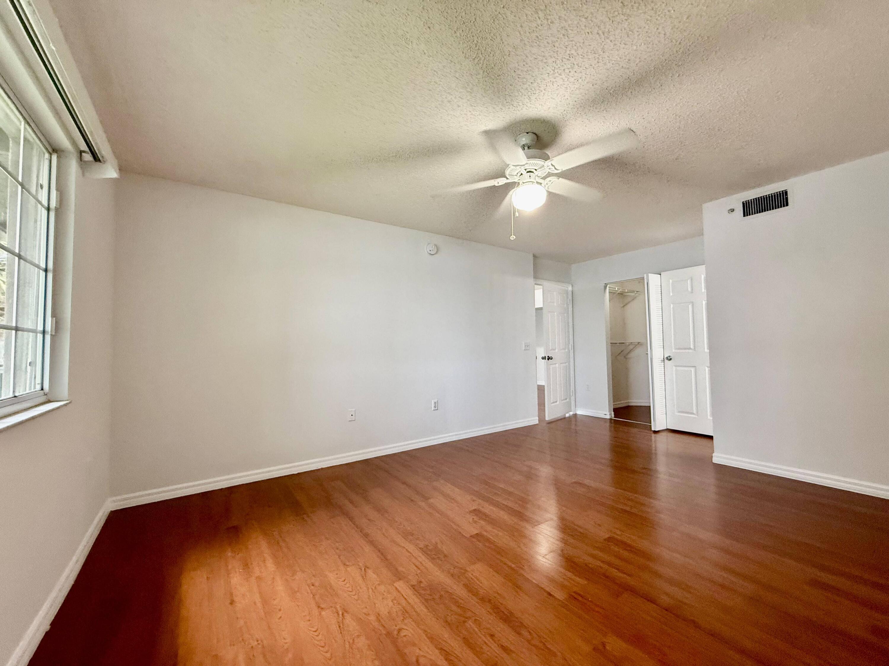 5041 Wiles Road # 208 — Photo 3