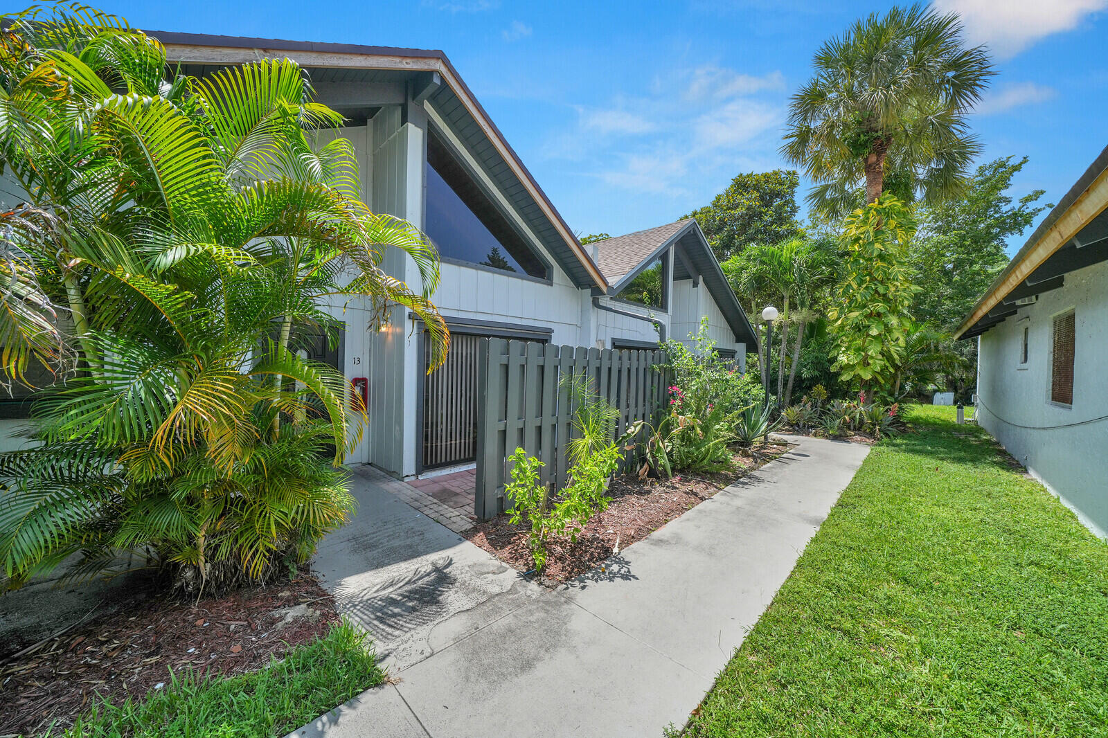 100 Sparrow Drive # 13, Royal Palm Beach FL 33411
