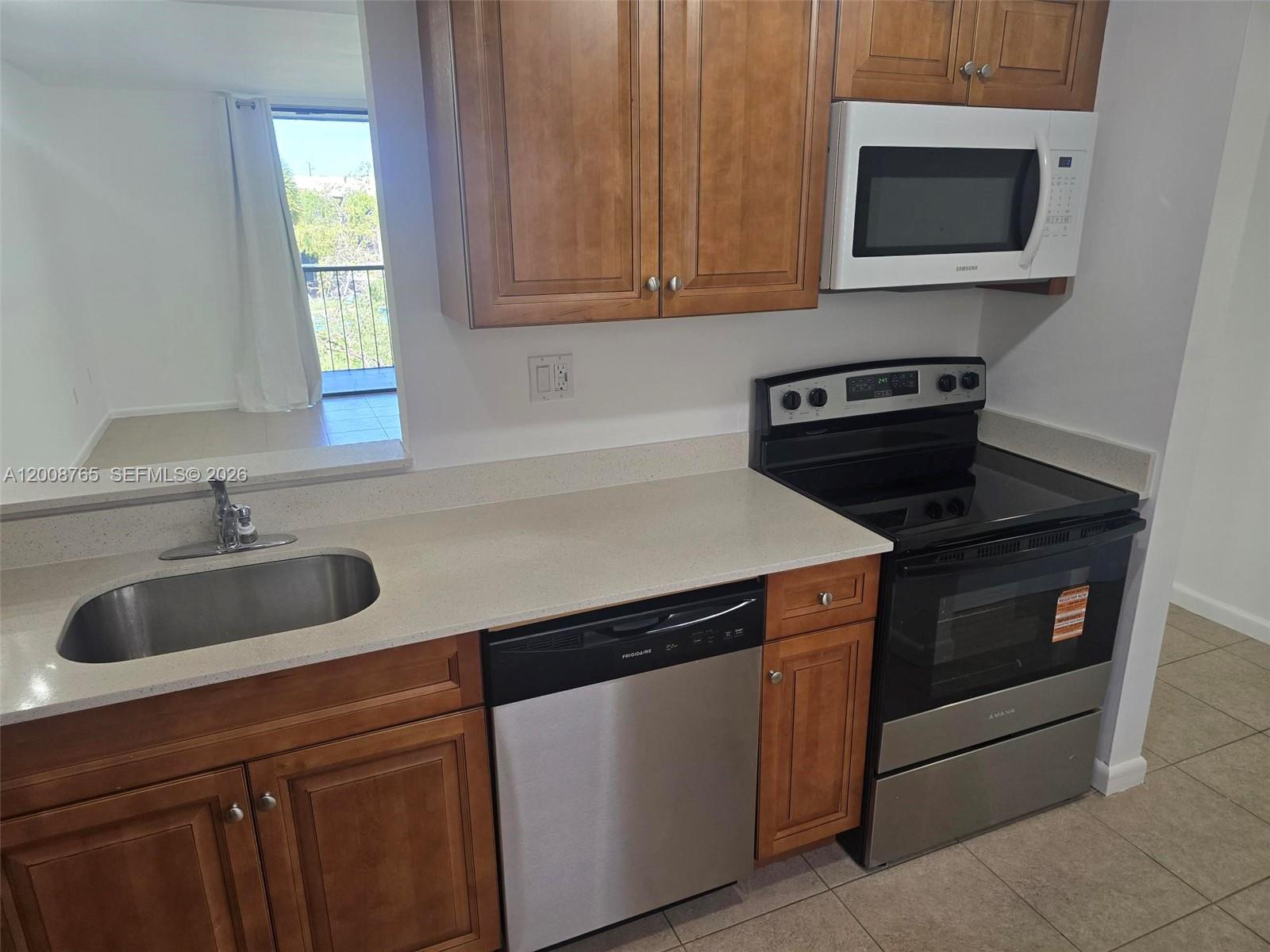 8045 SW 107th Ave # 323 — Photo 5