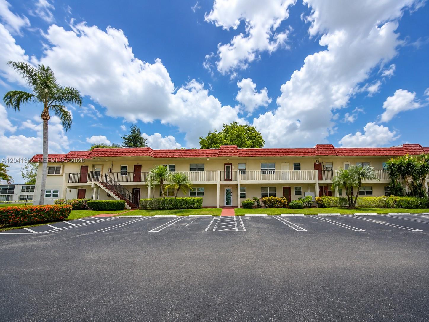 20 Abbey Ln # 101, Delray Beach FL 33446