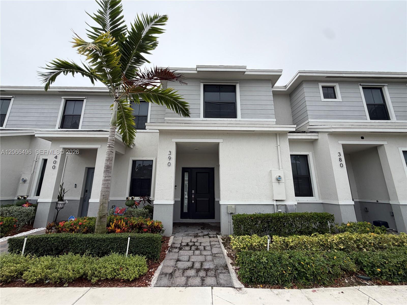 390 NE 12th St, Florida City FL 33034