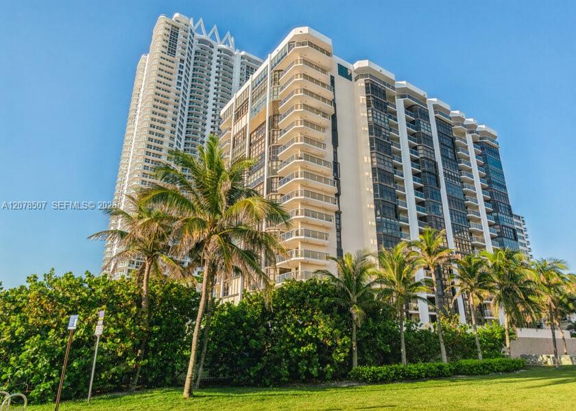 6423 S Collins Ave # 1702, Miami Beach FL 33141