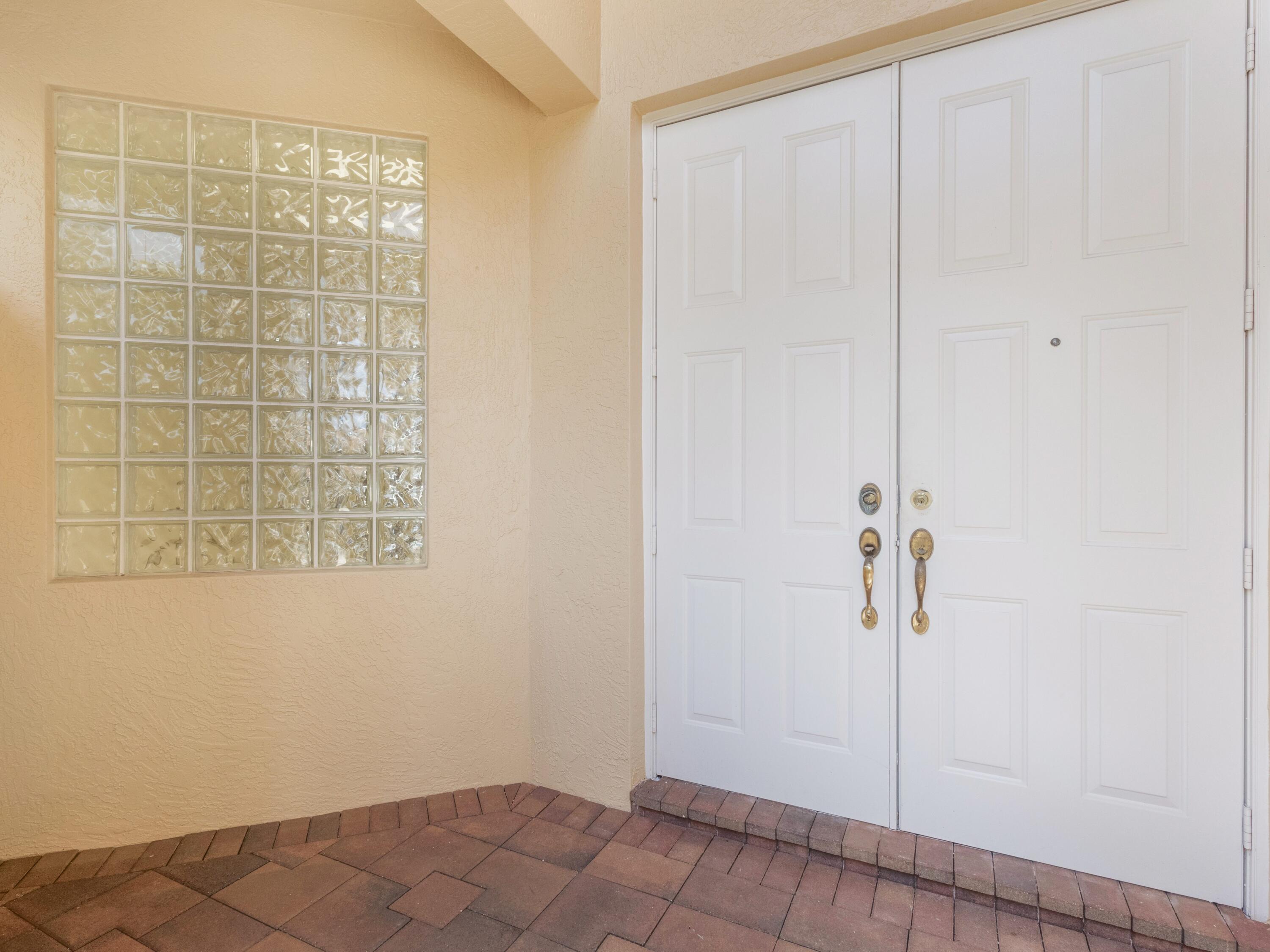 5279 Brookview Drive — Photo 4