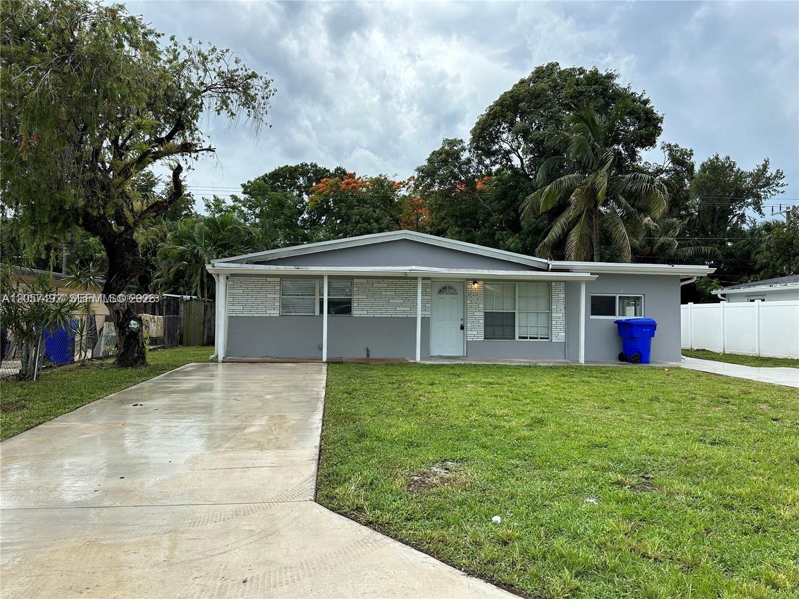 5820 Atlanta St, Hollywood FL 33021