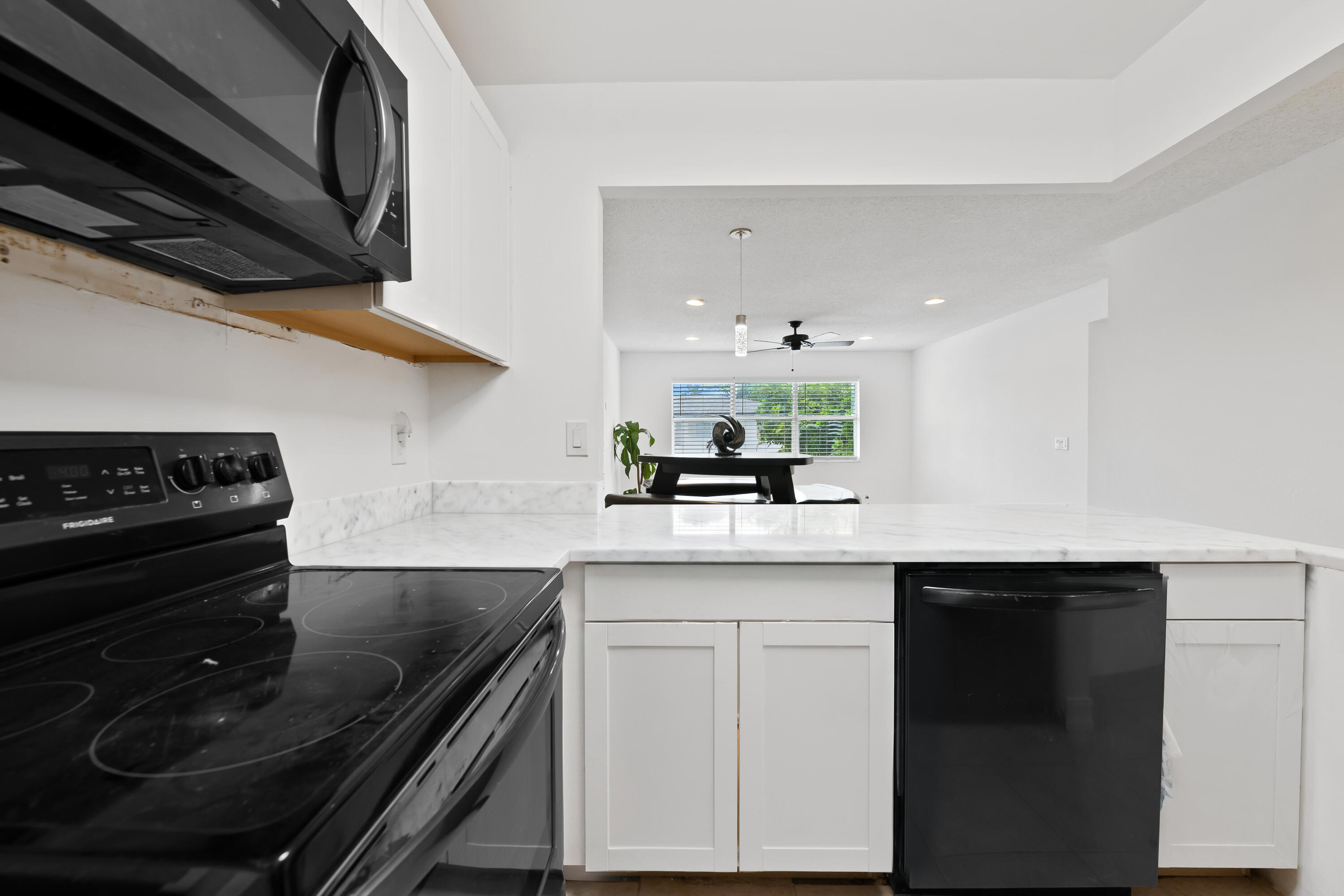 430 SE 2ND Avenue # 21 — Photo 4