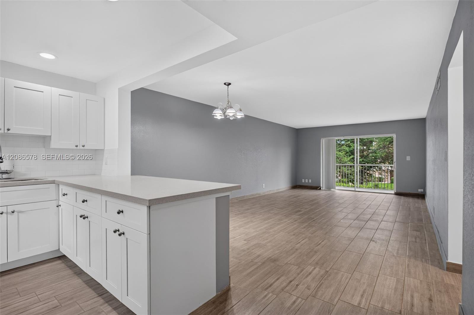 2980 Riverside Dr # 3 — Photo 2