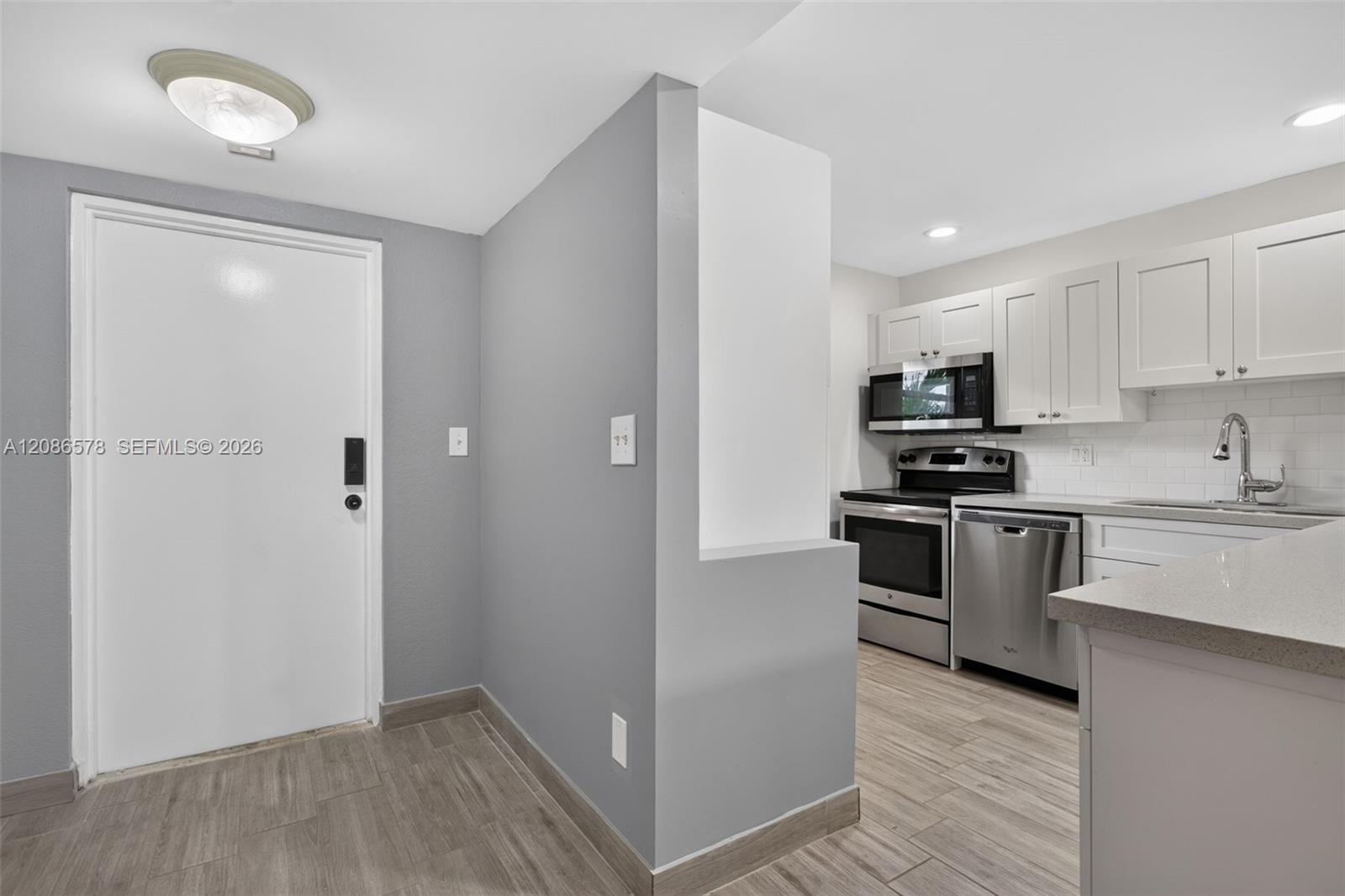 2980 Riverside Dr # 3 — Photo 4
