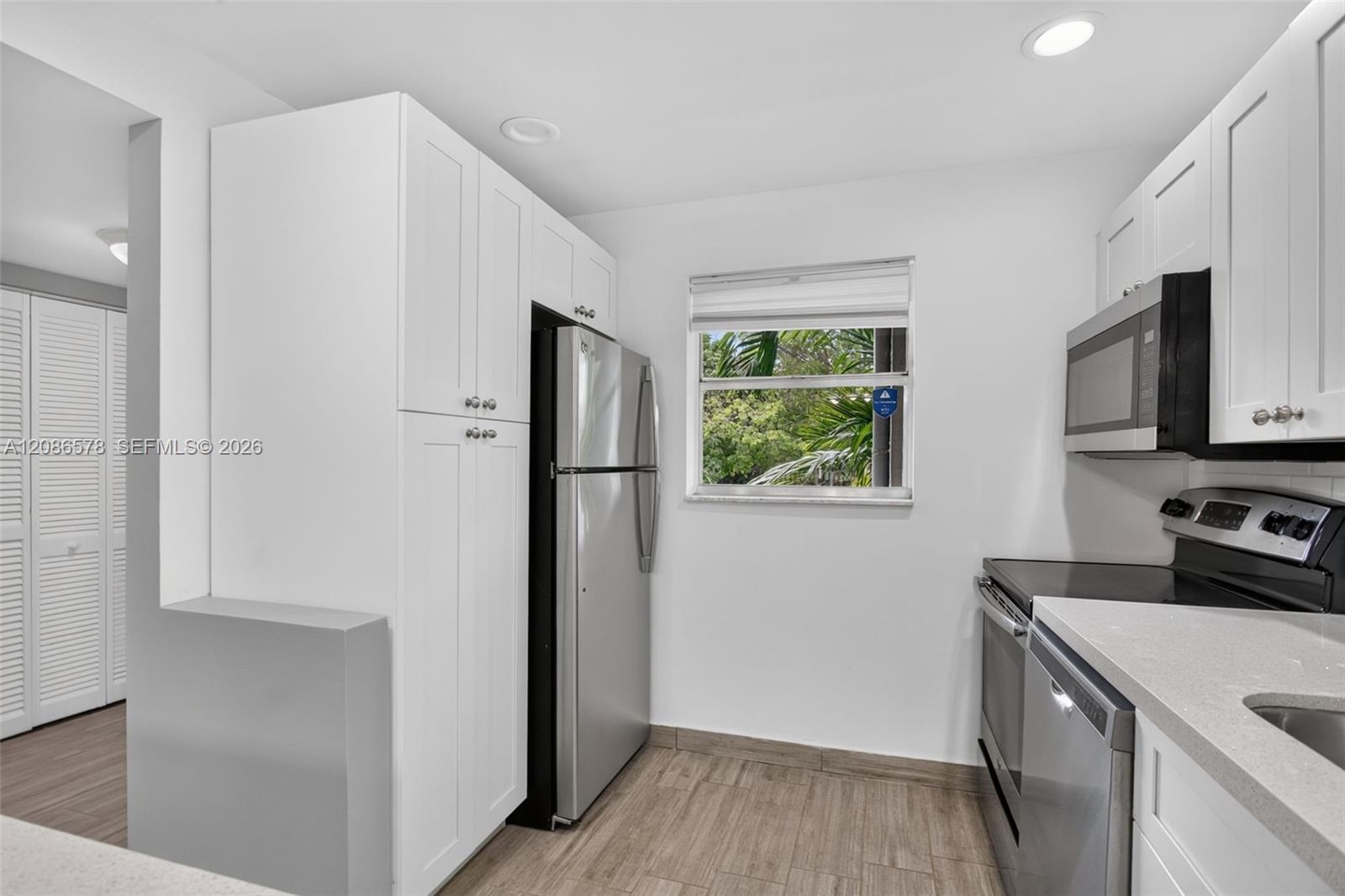2980 Riverside Dr # 3 — Photo 5