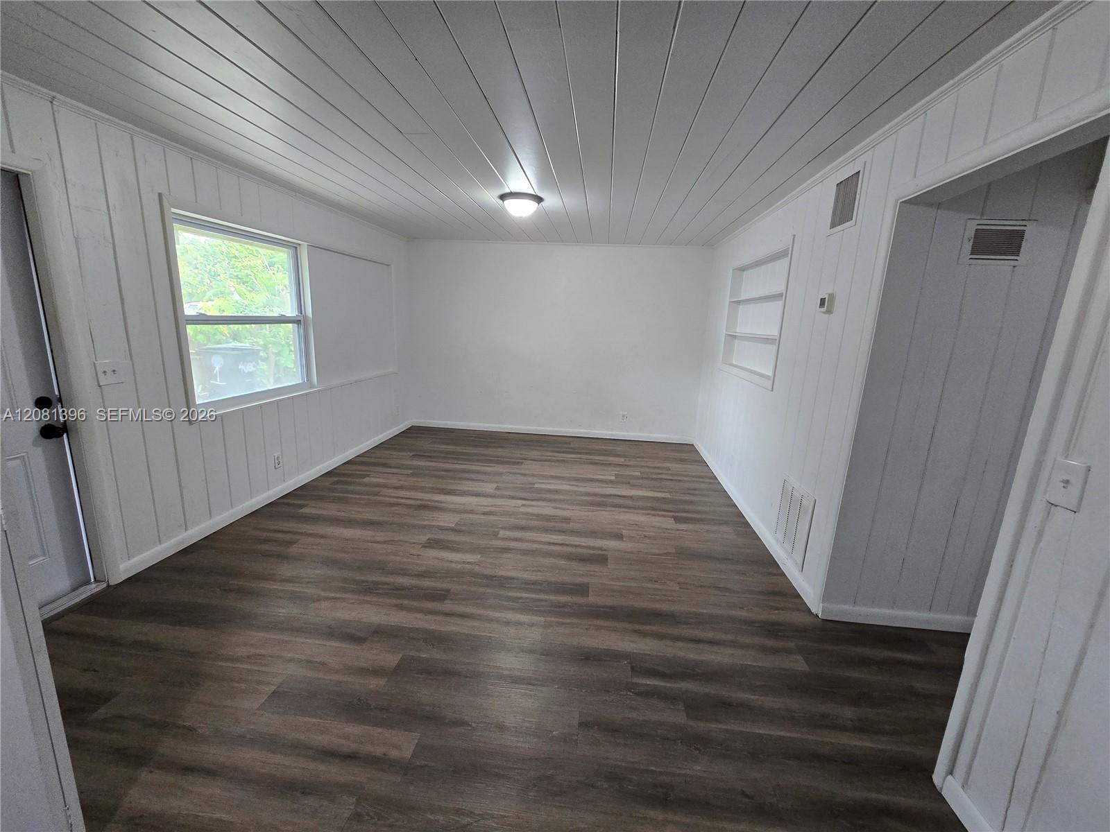 4000 Greenwood Ave # 2 — Photo 2