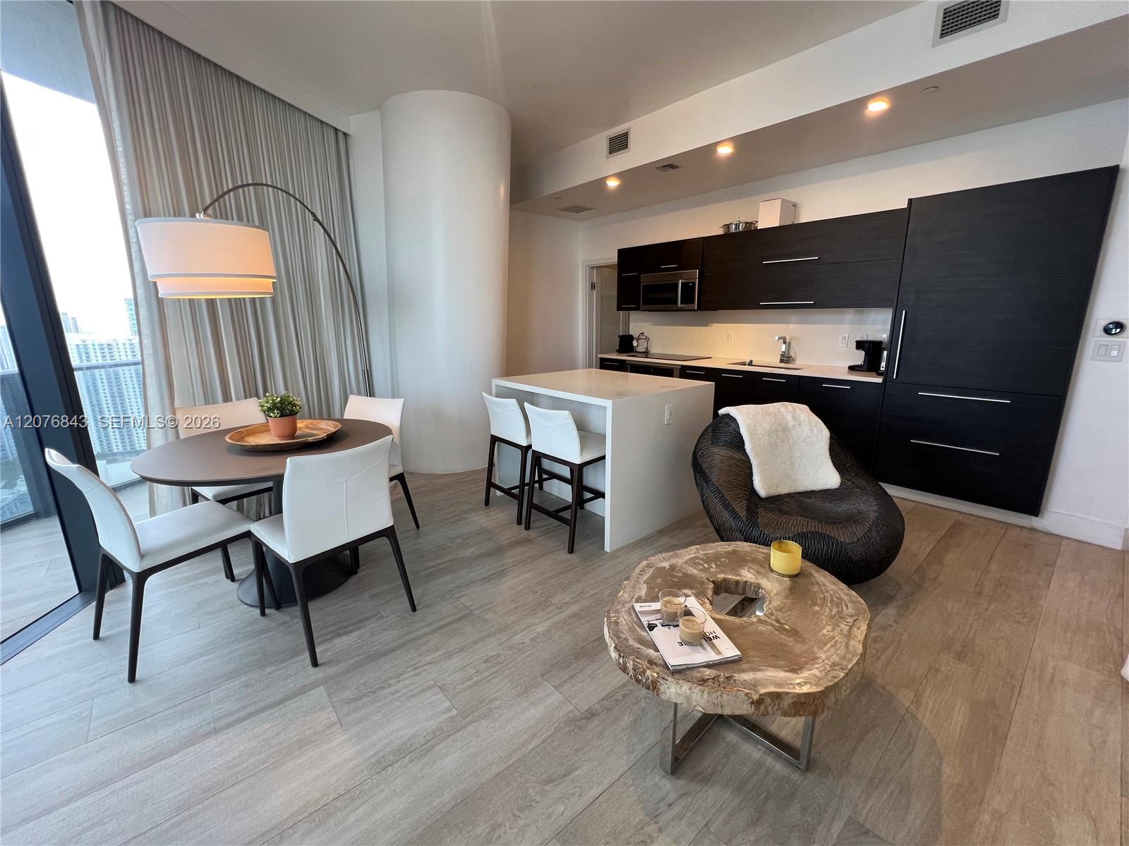 45 SW 9th St # 4408 — Photo 4