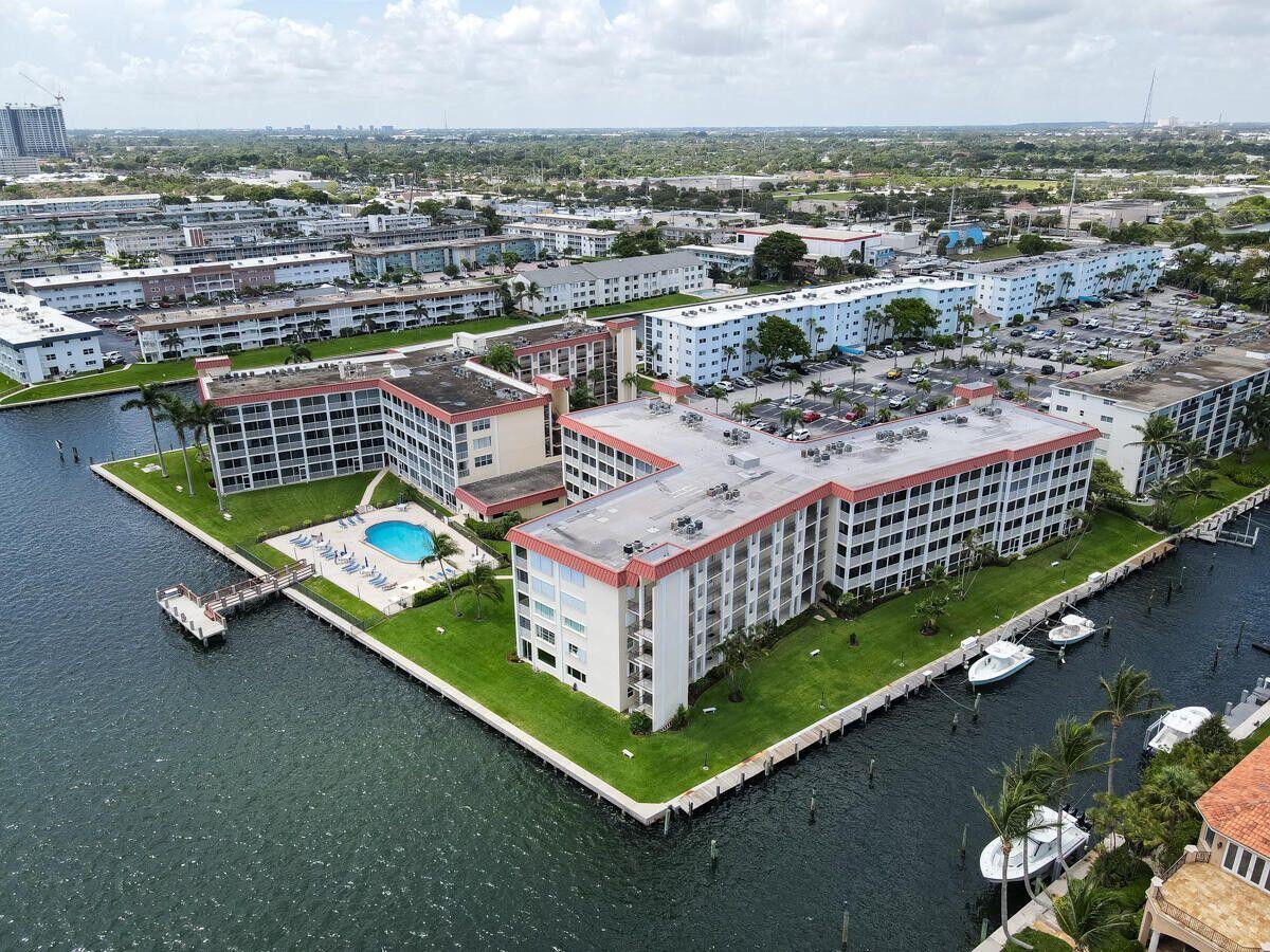 100 PARADISE HARBOUR Boulevard # 212 — Photo 4