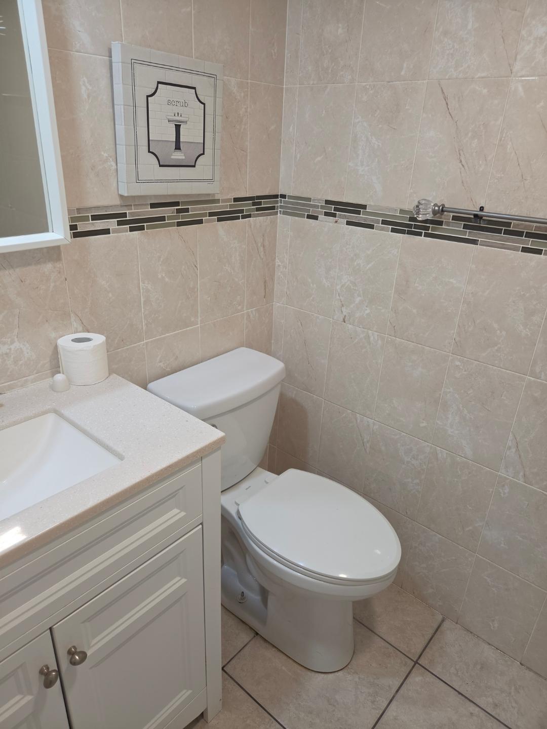 2401 RIVERSIDE Drive # B — Photo 3