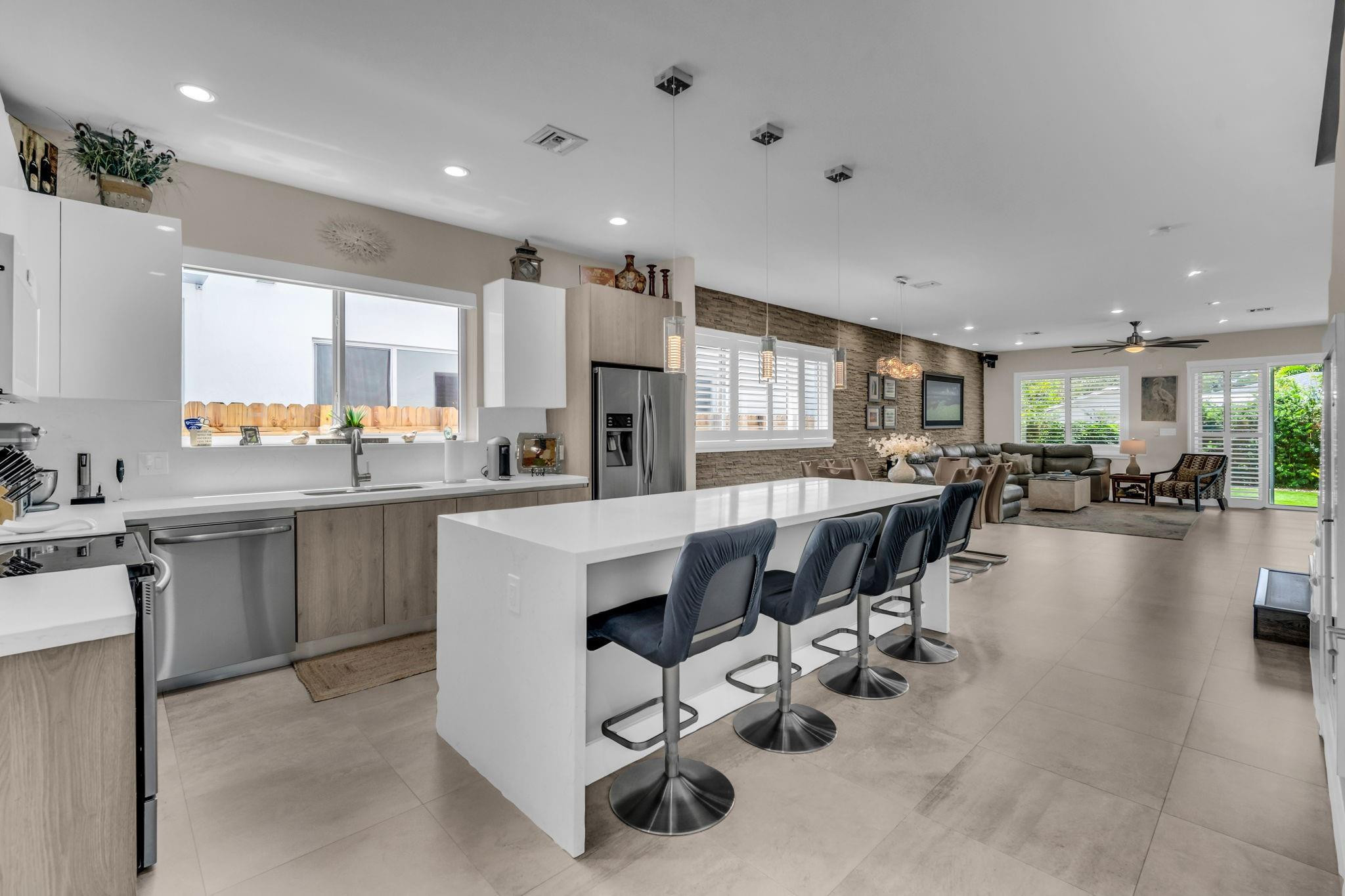 807 SW 7th Avenue, Fort Lauderdale FL 33315