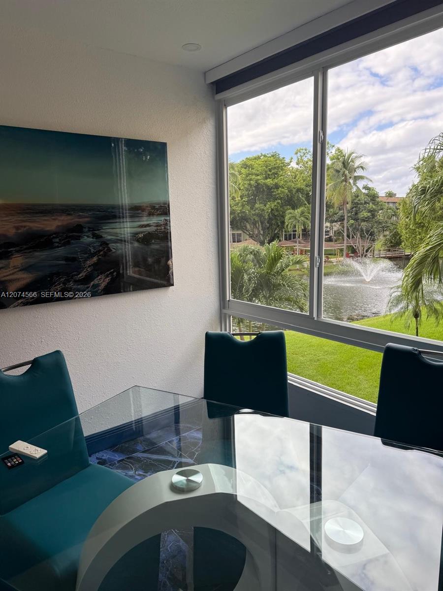 5121 W Oakland Park Blvd # 212 — Photo 4