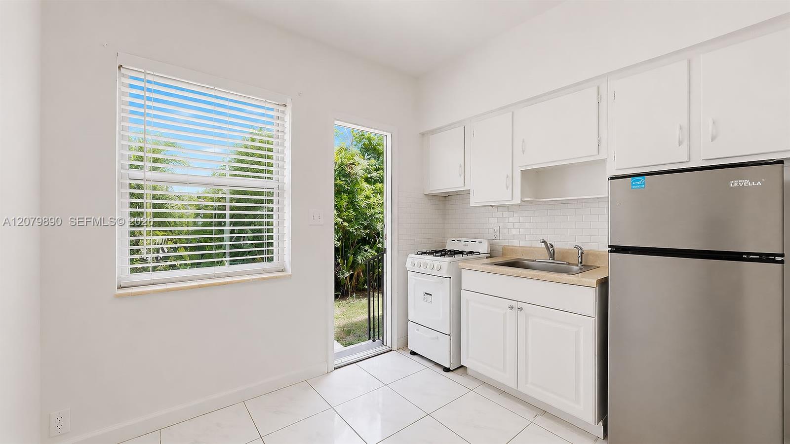 2499 SW 27th St # 3 — Photo 4