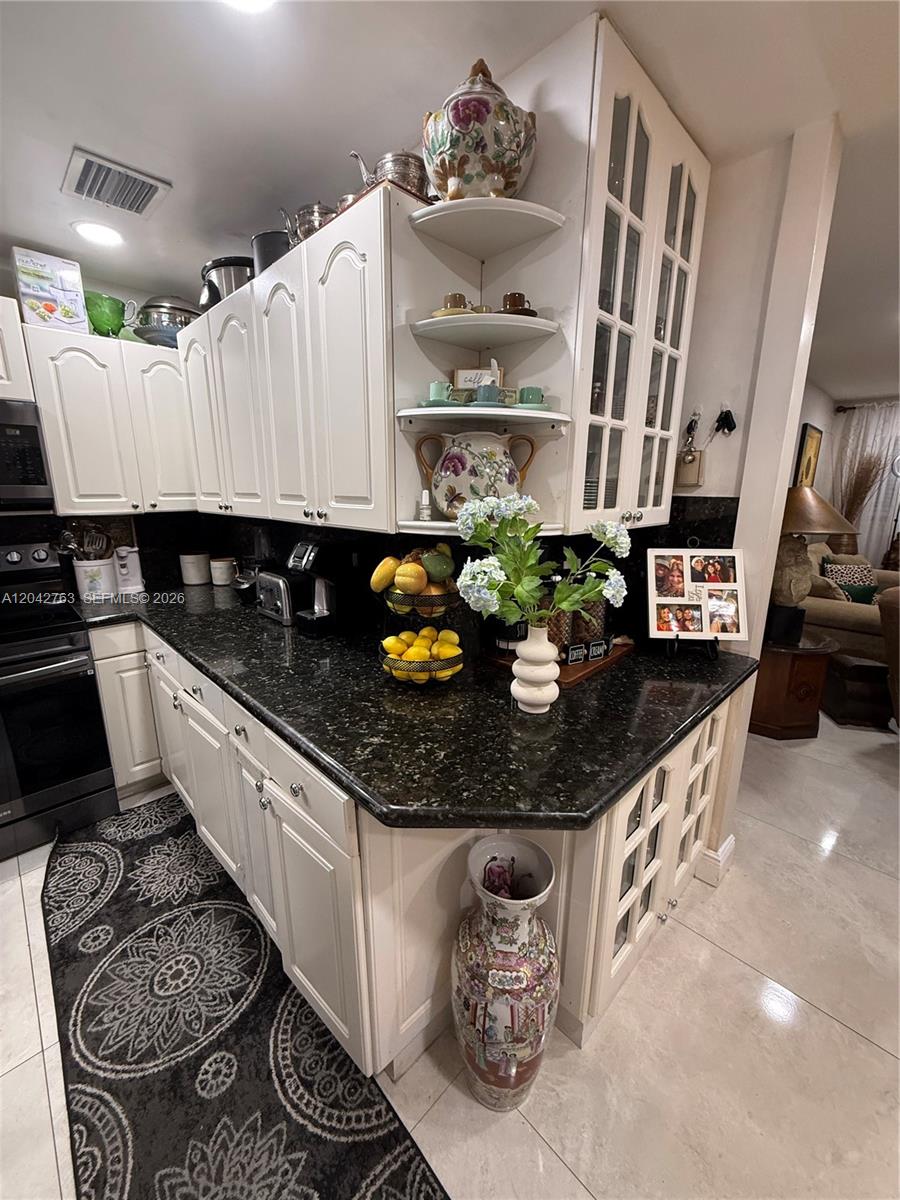 4100 Crystal Lake Dr # 111, Deerfield Beach FL 33064