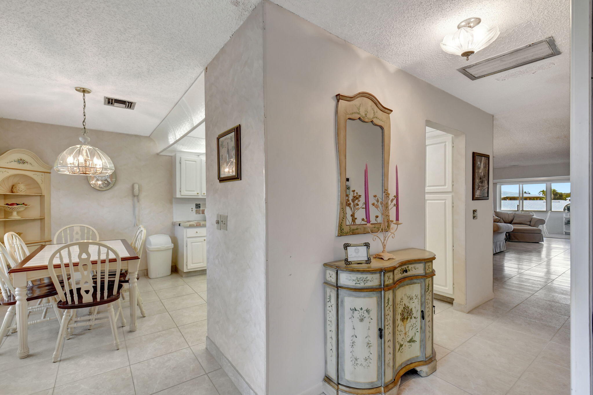 1670 NW 18TH Avenue # 202 — Photo 4