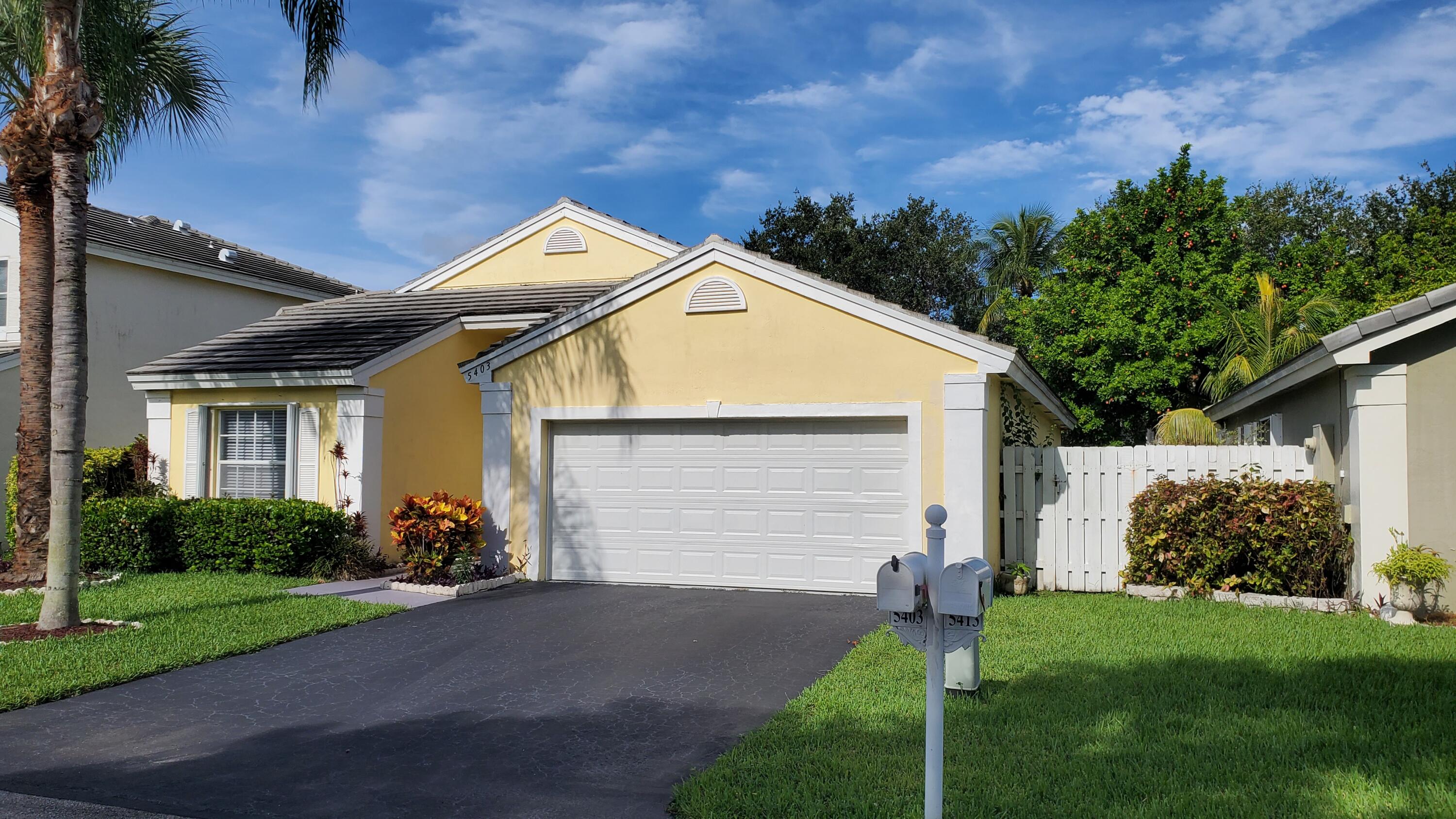 5403 NW 55th Terrace — Photo 3