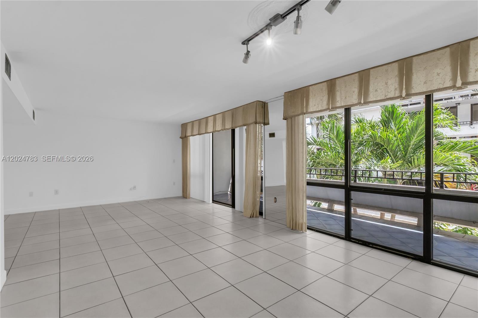 13951 Kendale Lakes Cir # 208A, Miami FL 33183