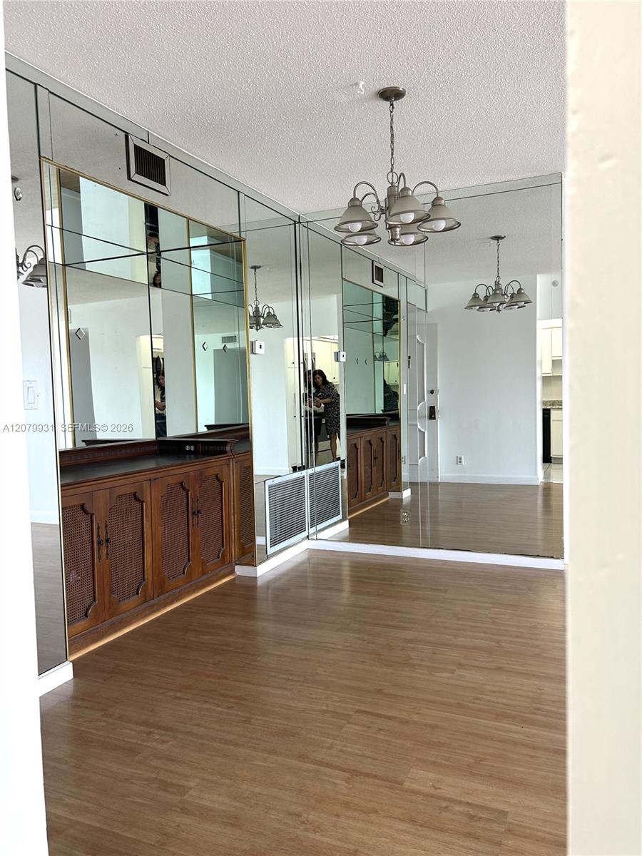 4400 Hillcrest Dr # 402B — Photo 3