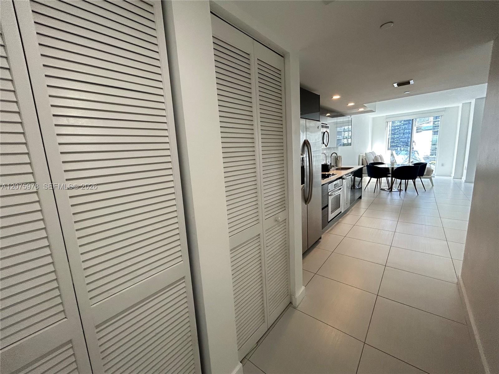 31 SE 6th St # 1703 — Photo 2
