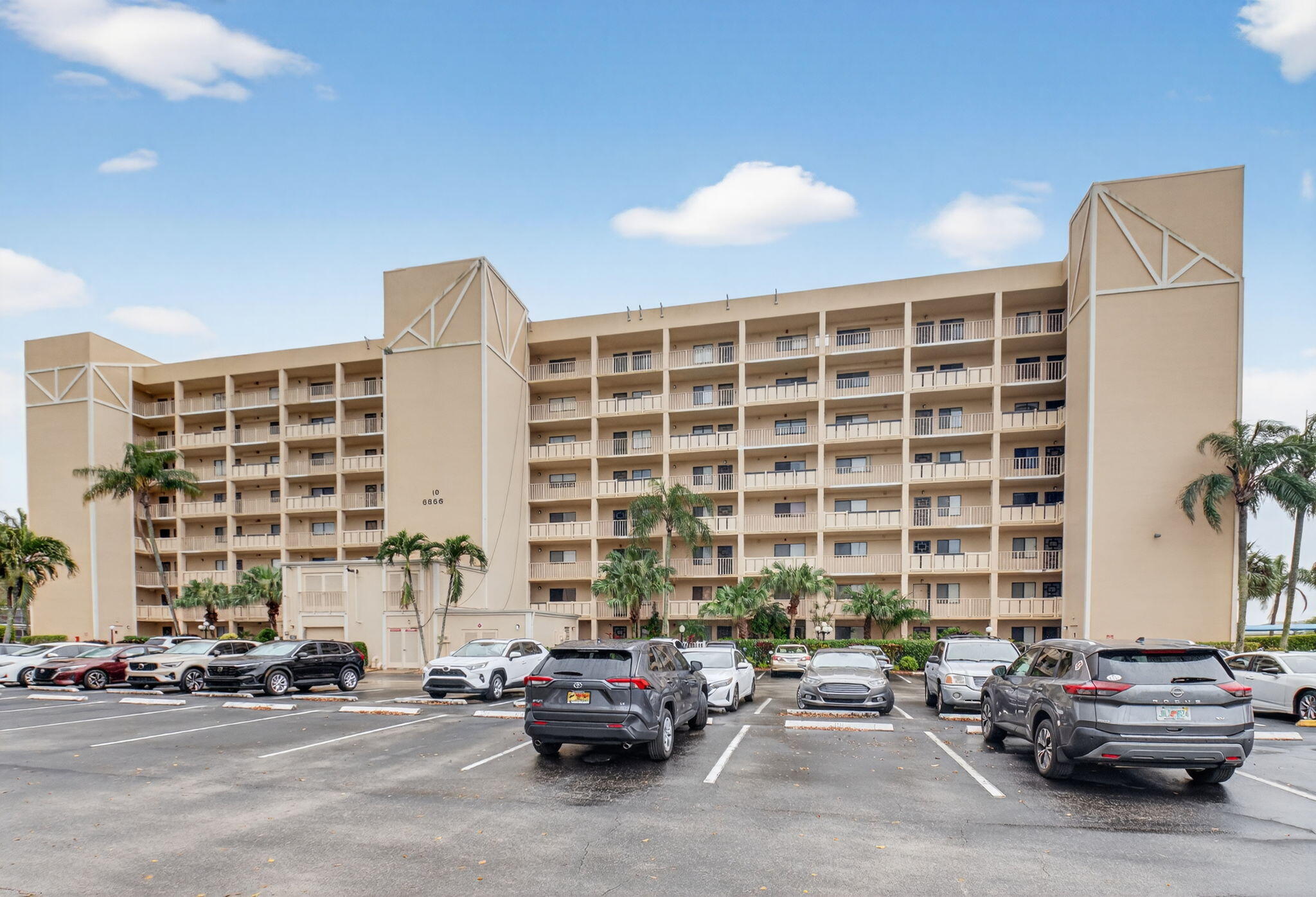 6866 Huntington Lane # 607, Delray Beach FL 33446
