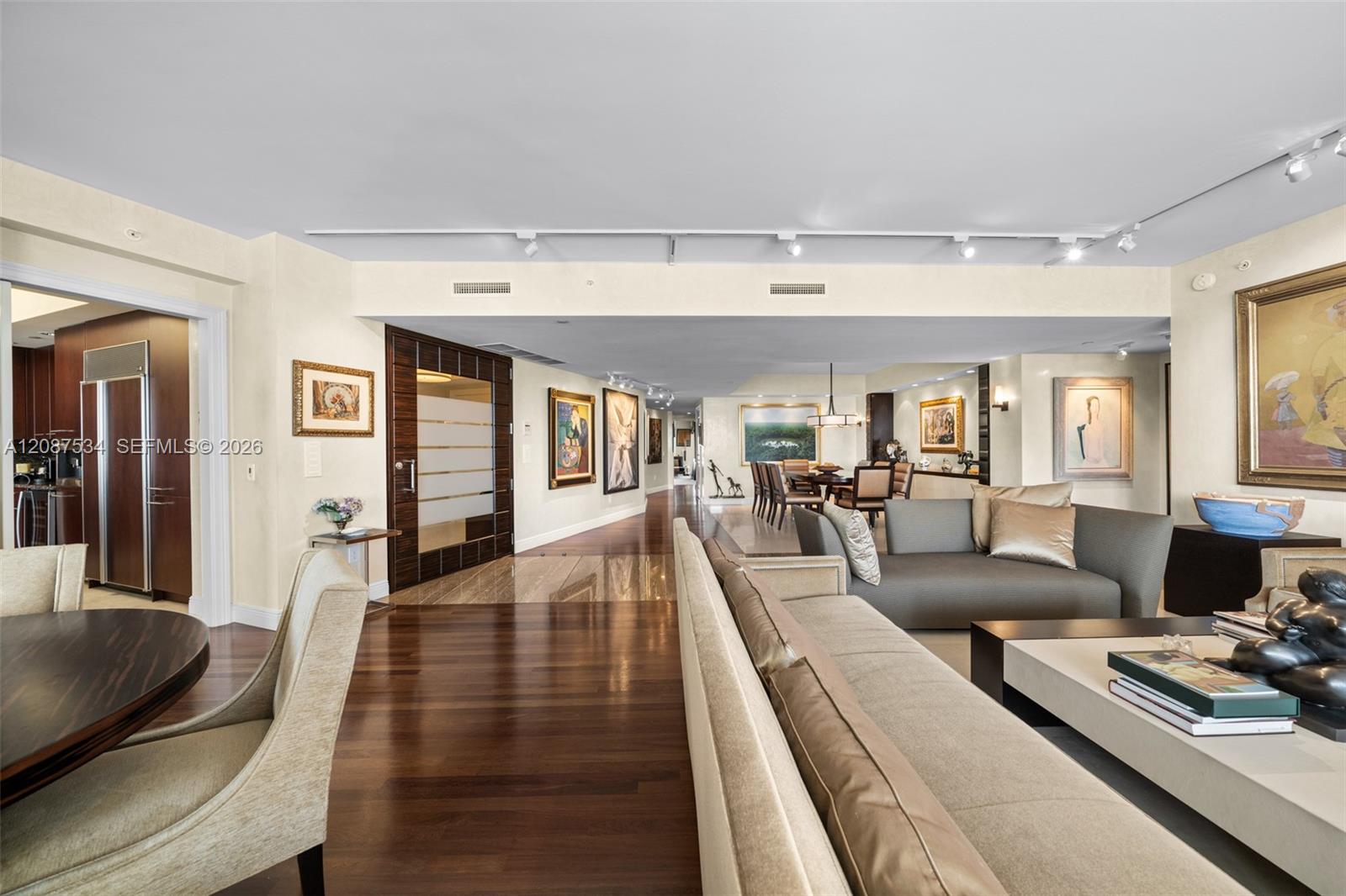 6000 Island Blvd # 1703 — Photo 3