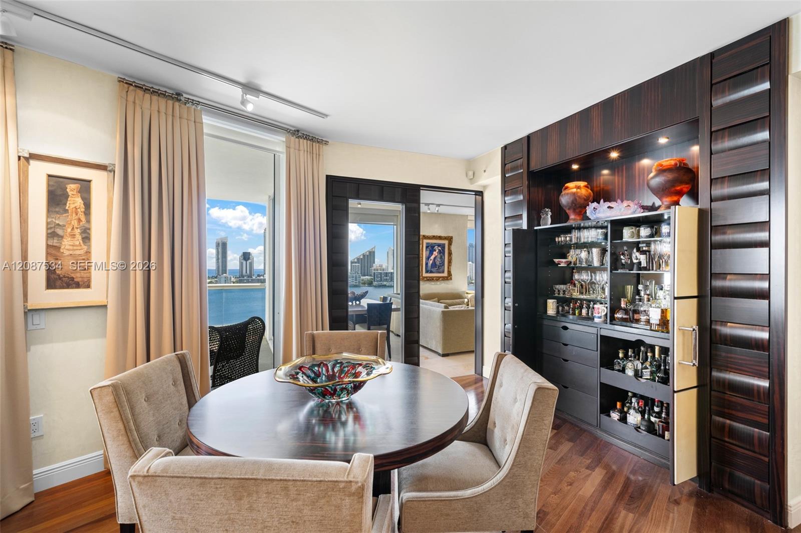 6000 Island Blvd # 1703 — Photo 4