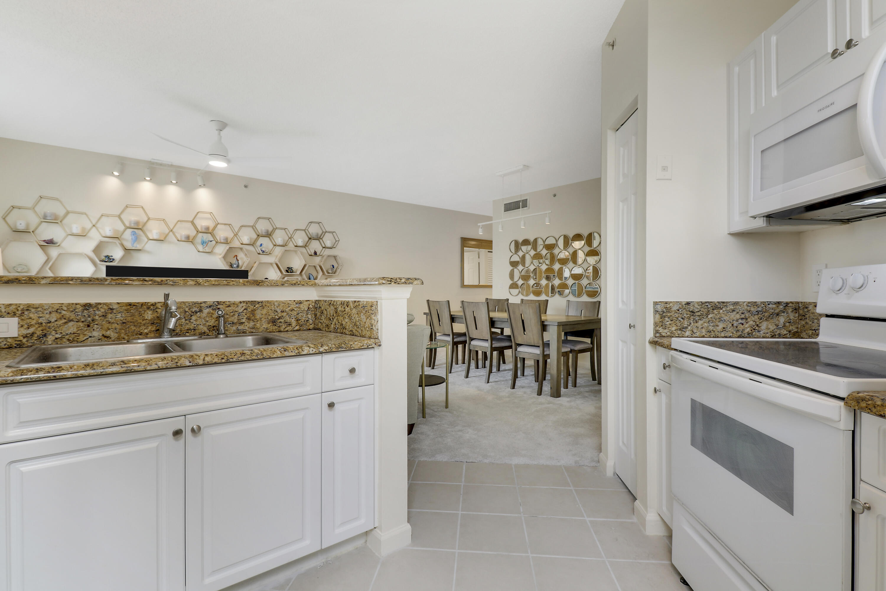630 S Sapodilla Avenue S # 411 — Photo 4