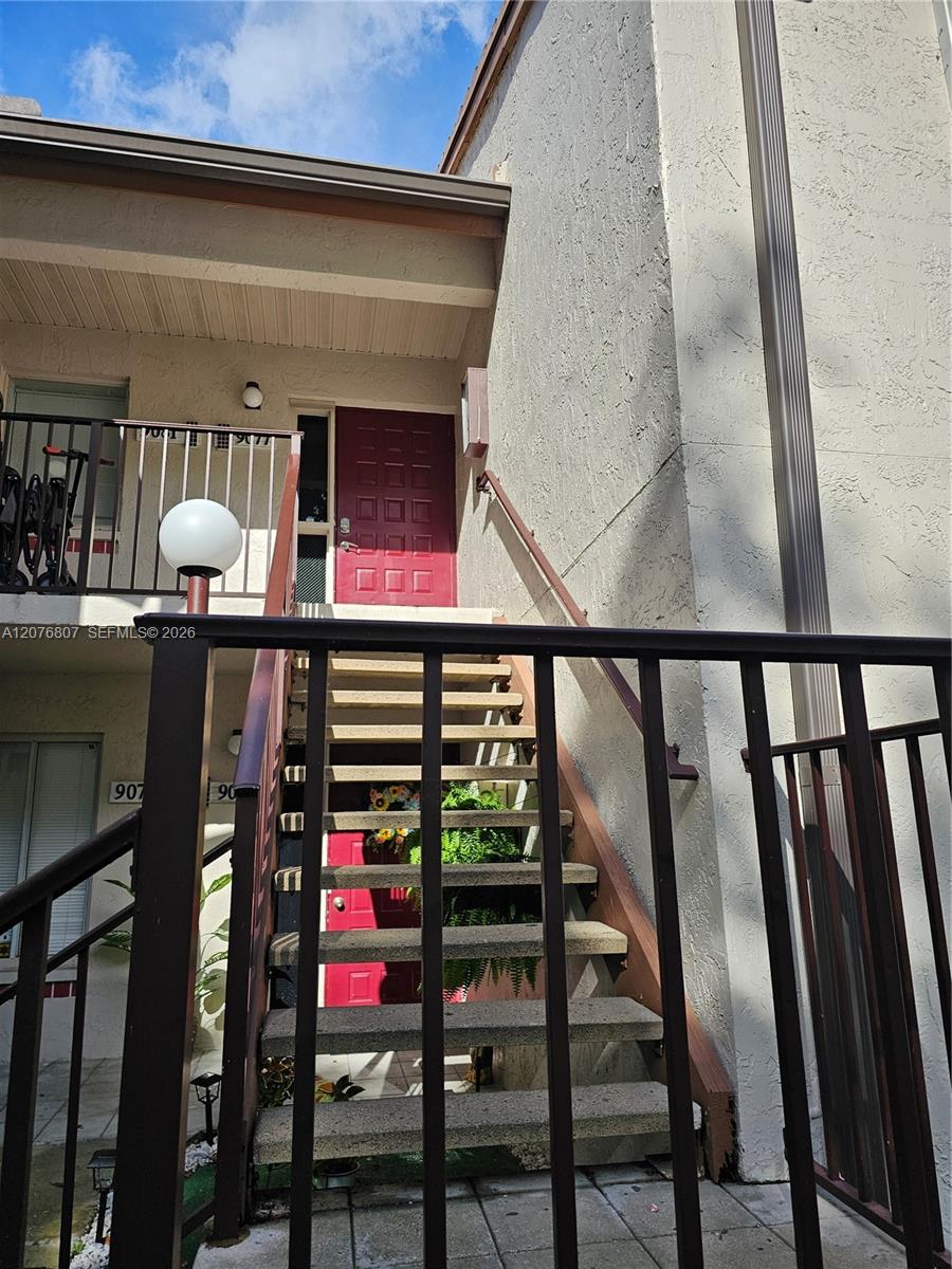 9077 SW 138th Pl # 9077 — Photo 3