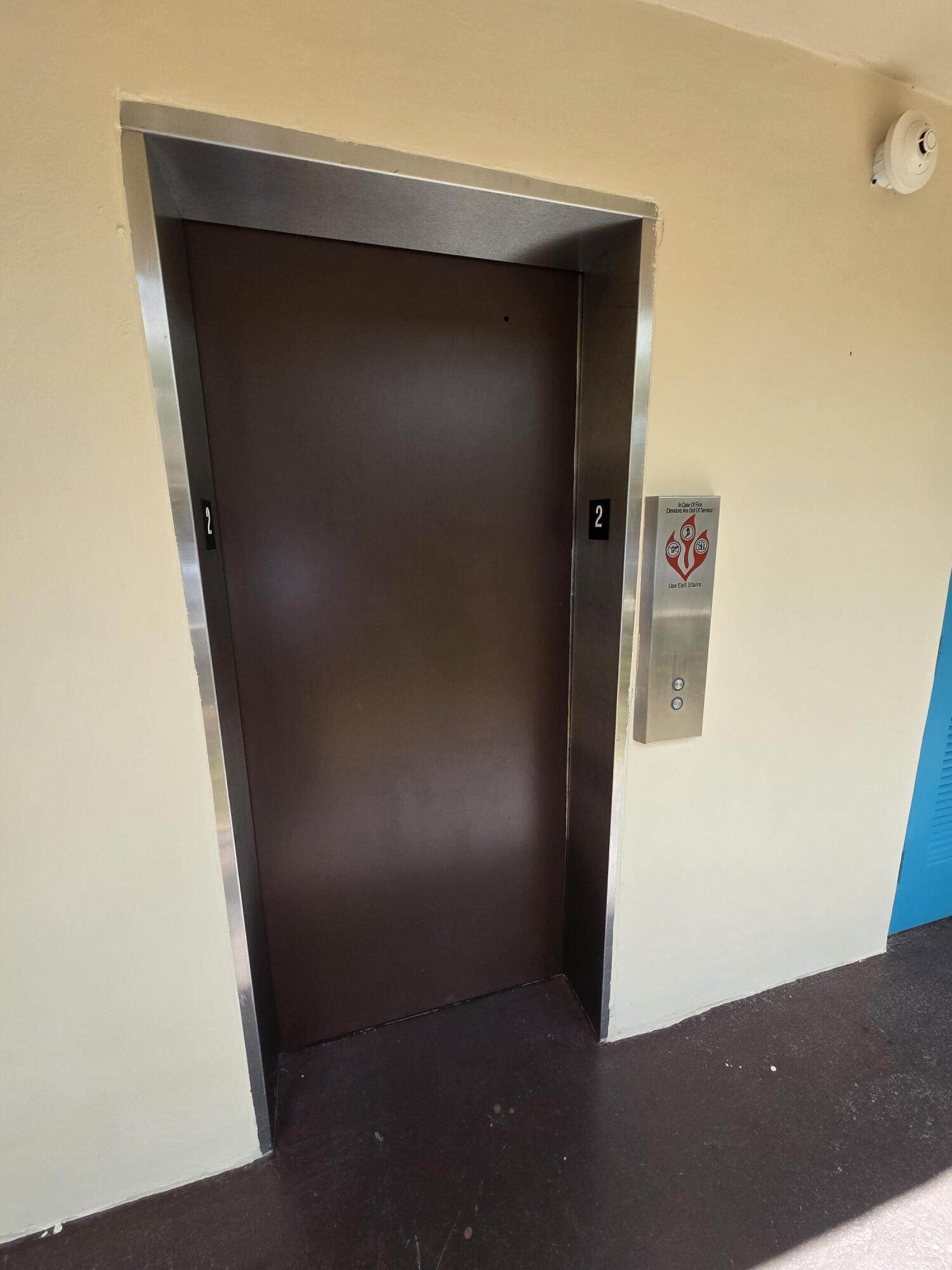 5190 LAS VERDES Circle # 209 — Photo 4