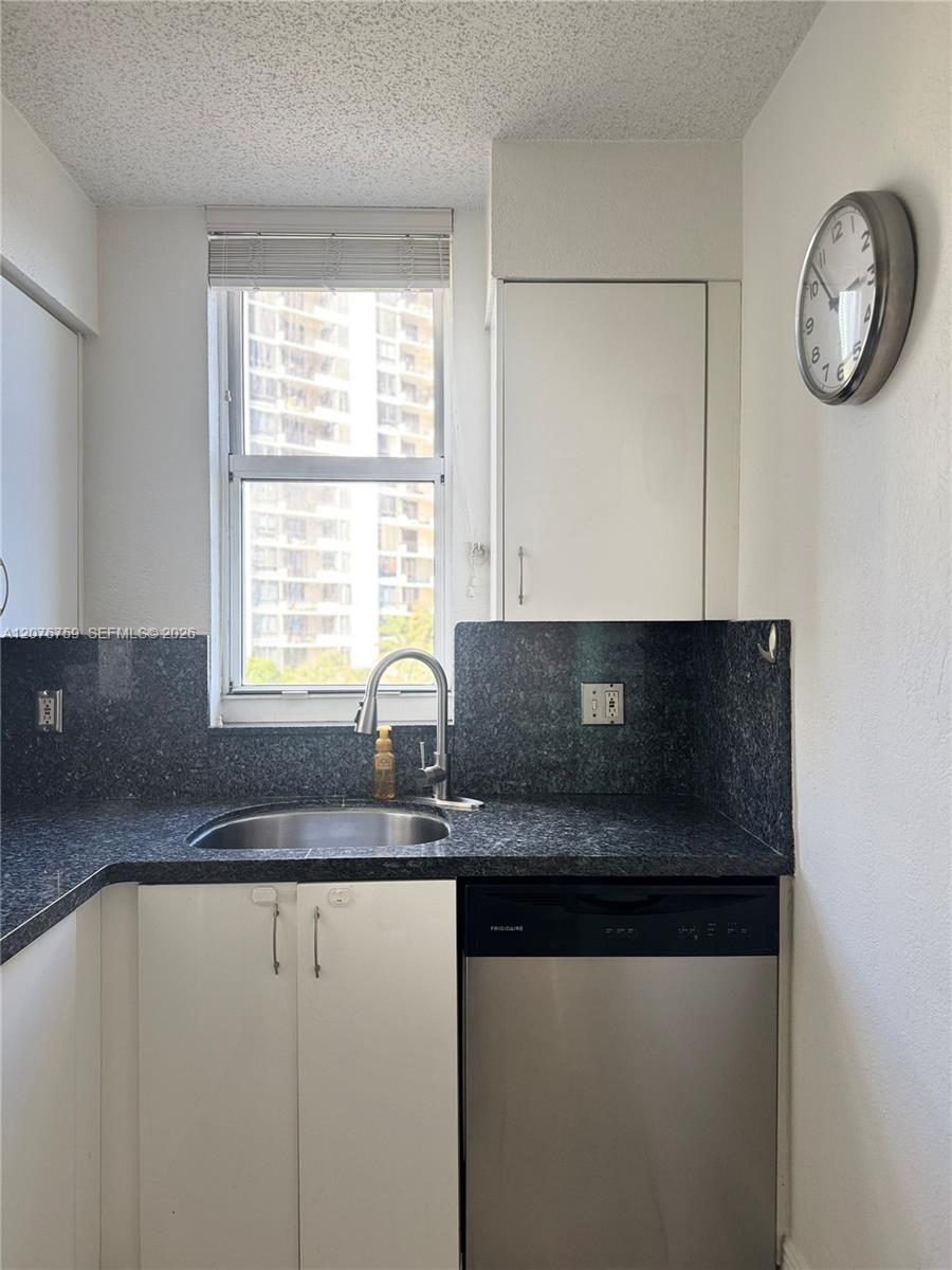 770 CLAUGHTON ISLAND DR # 601 — Photo 4