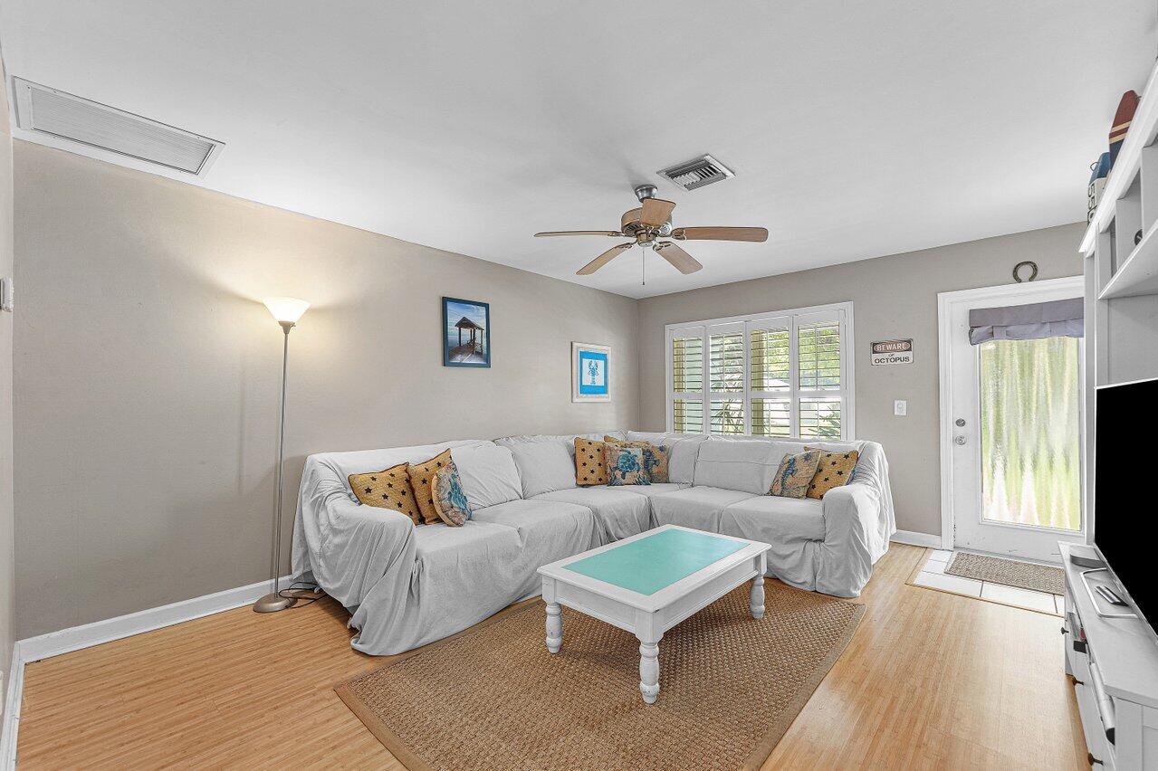 612 NW 7th Court — Photo 5