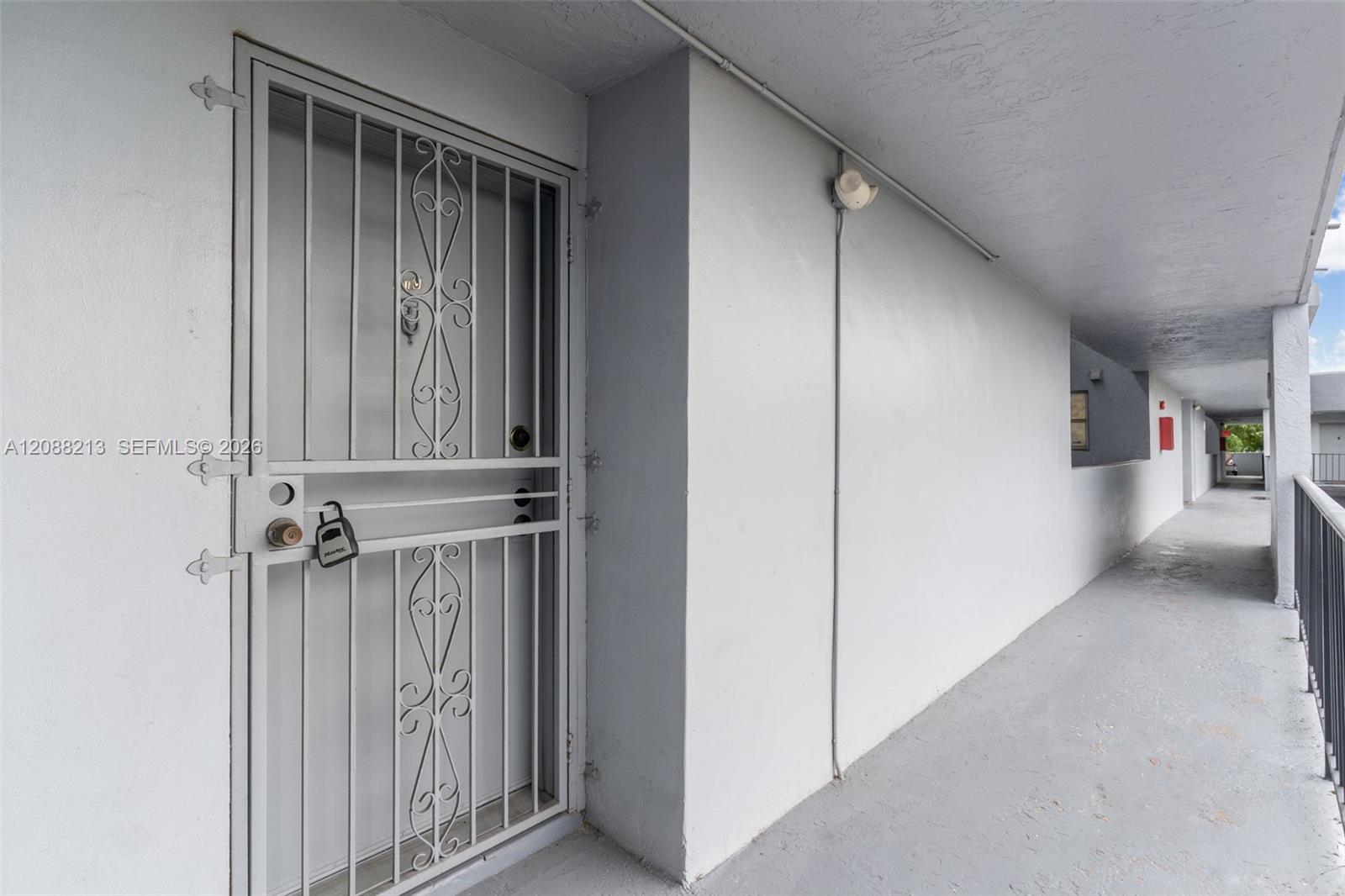 210 Fontainebleau Blvd # 410 — Photo 3