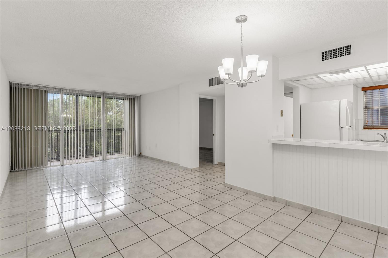 210 Fontainebleau Blvd # 410 — Photo 4
