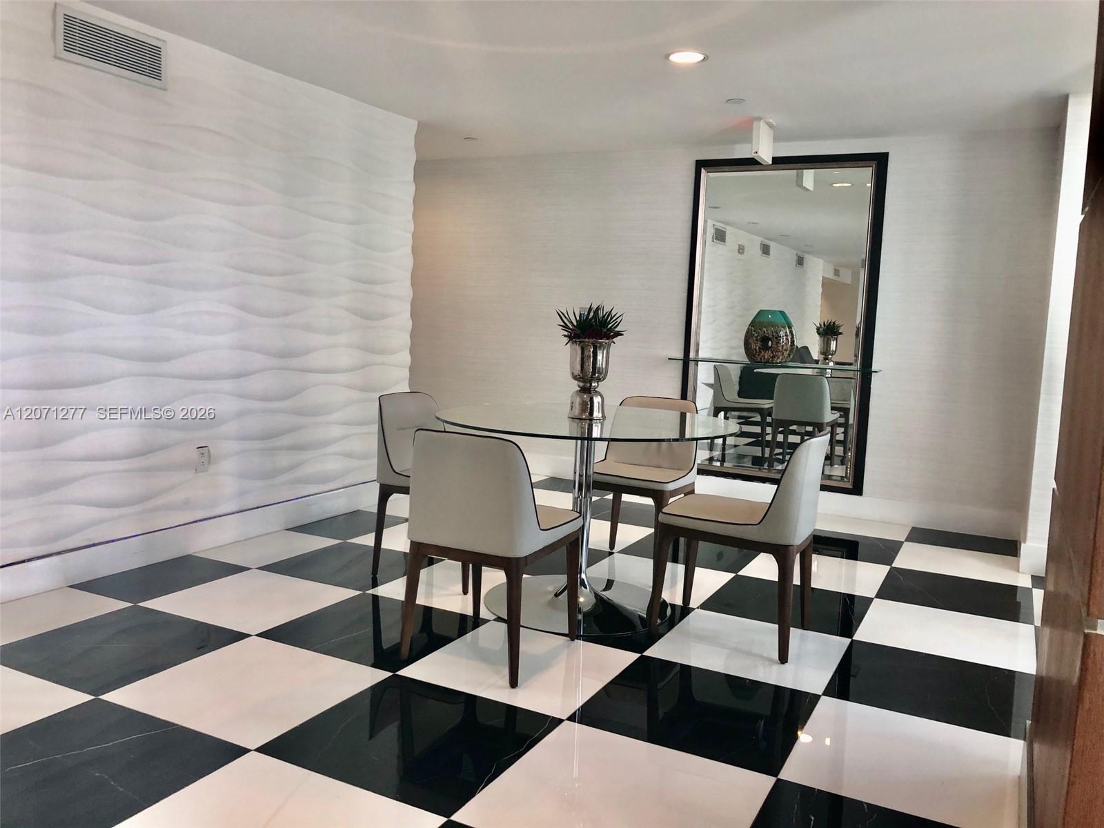 1800 N Bayshore Dr # 814 — Photo 5