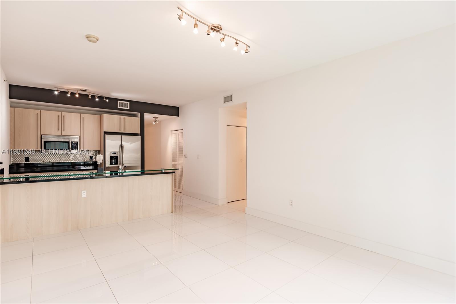 1111 SW 1st Ave — Photo 4