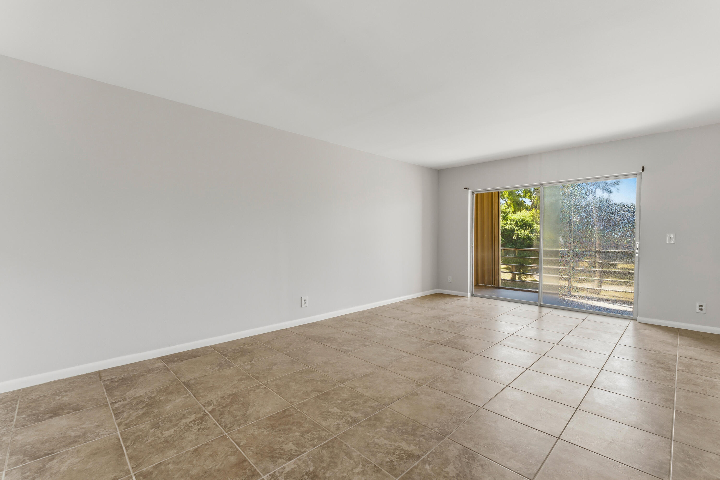 1638 EMBASSY Drive # 208 — Photo 3