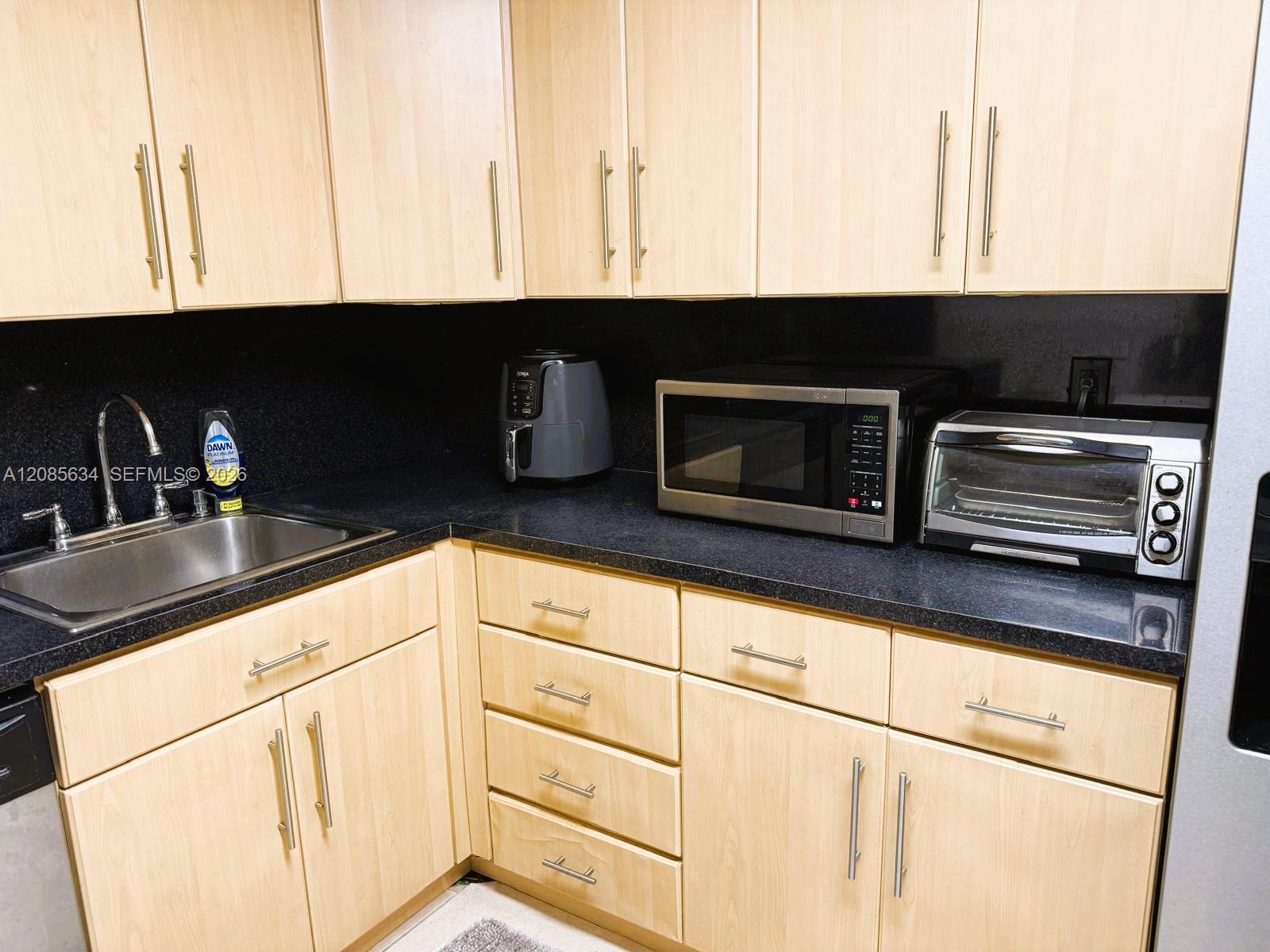 2450 NE 135th St # 502 — Photo 3