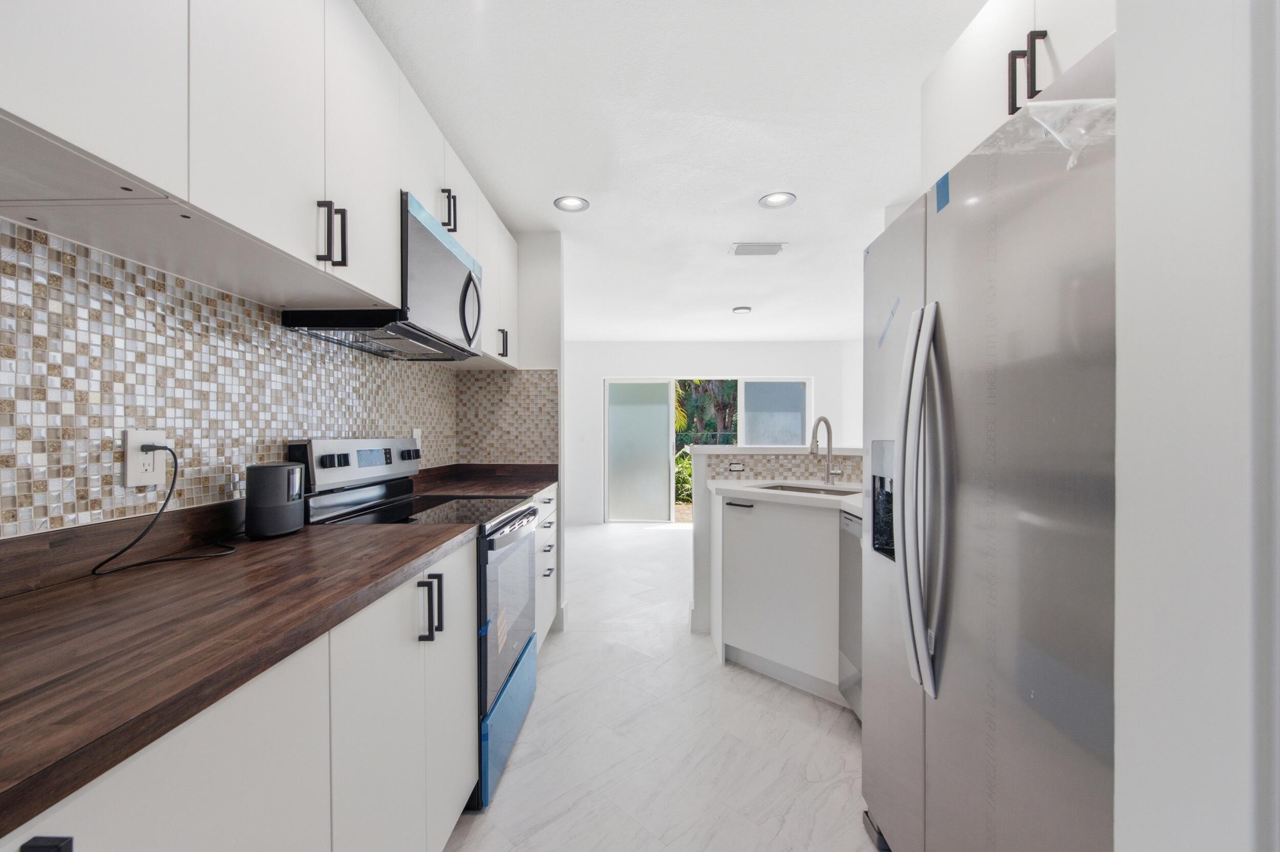 2824 NW 99th Terrace, Sunrise FL 33322