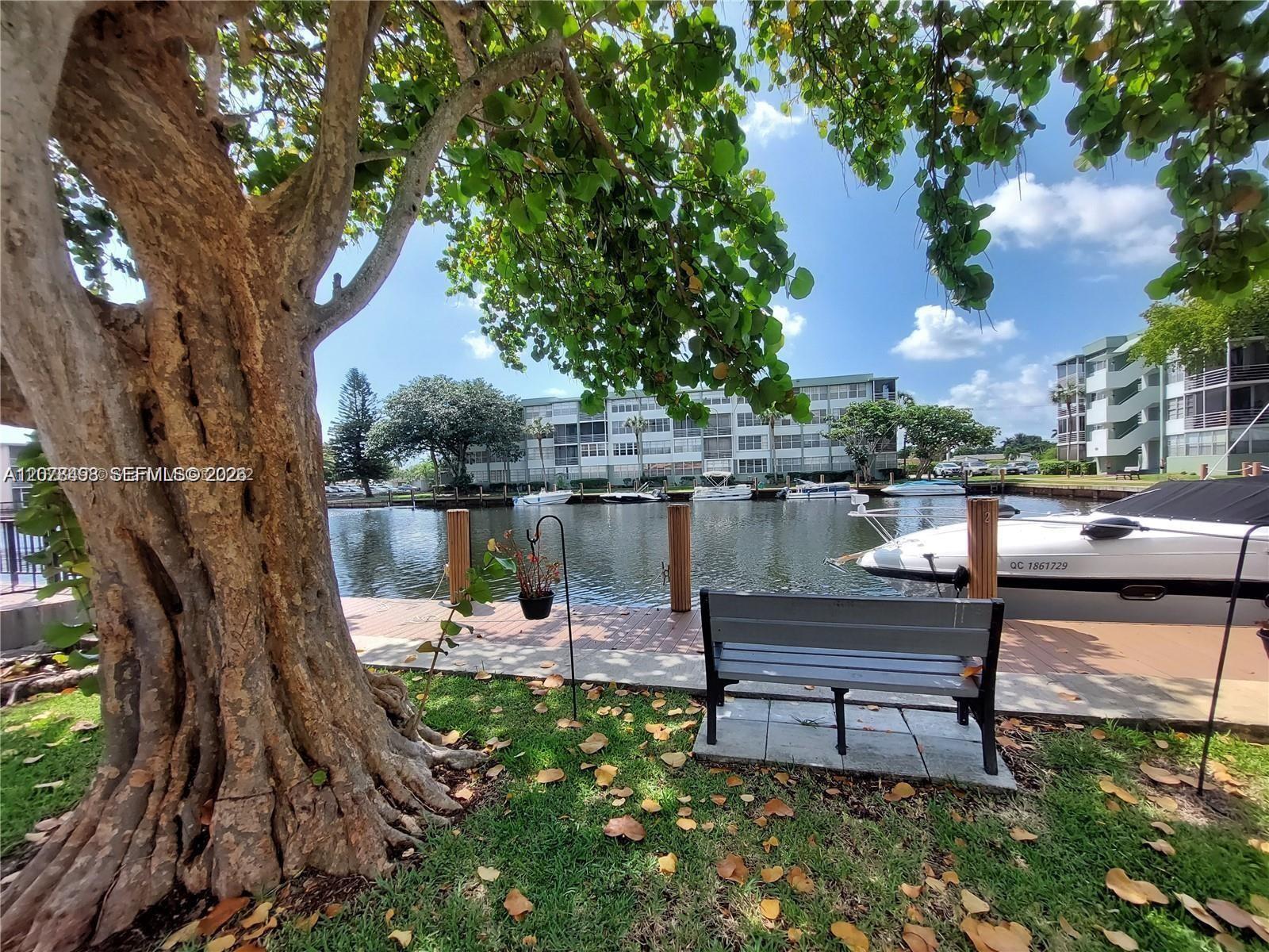 2741 Taft St # 212 — Photo 4