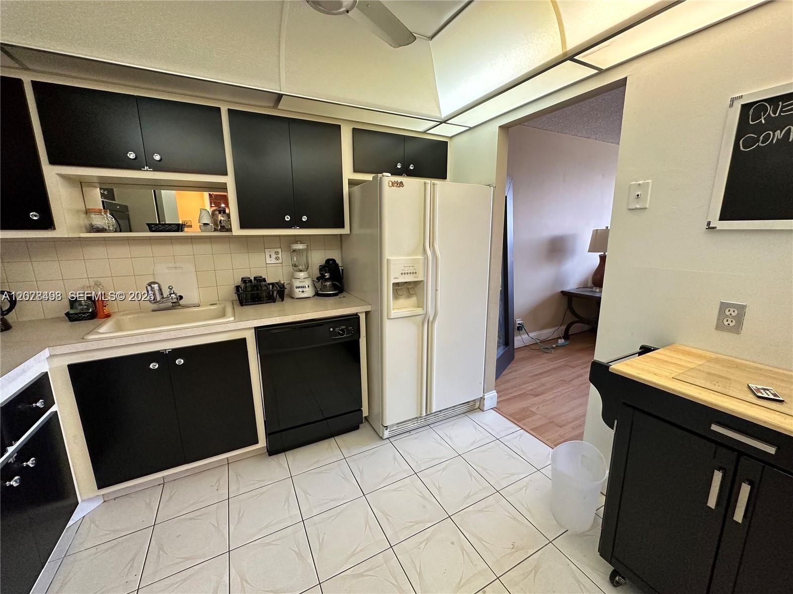 2741 Taft St # 212 — Photo 5