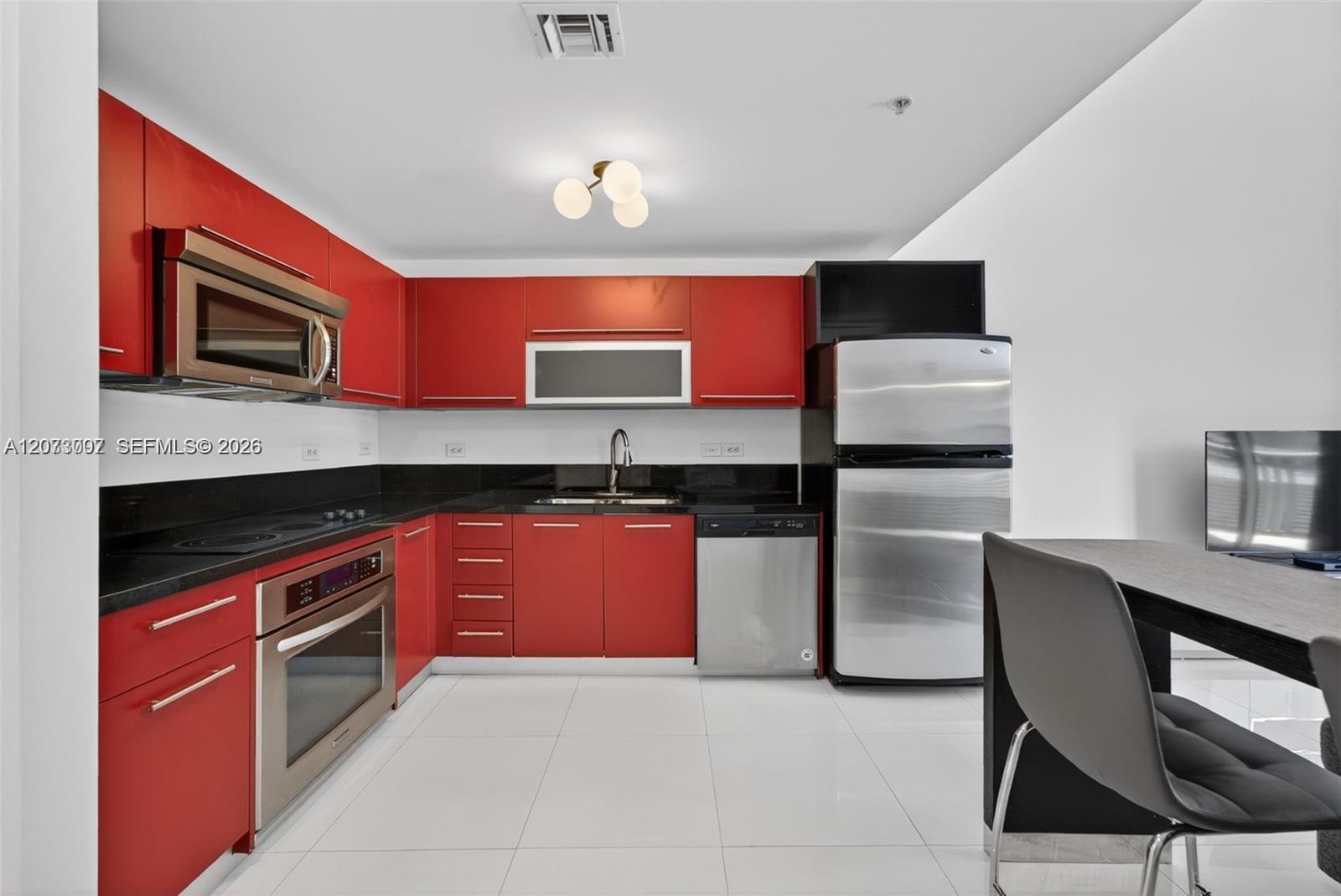 253 NE 2nd St # 424 — Photo 4