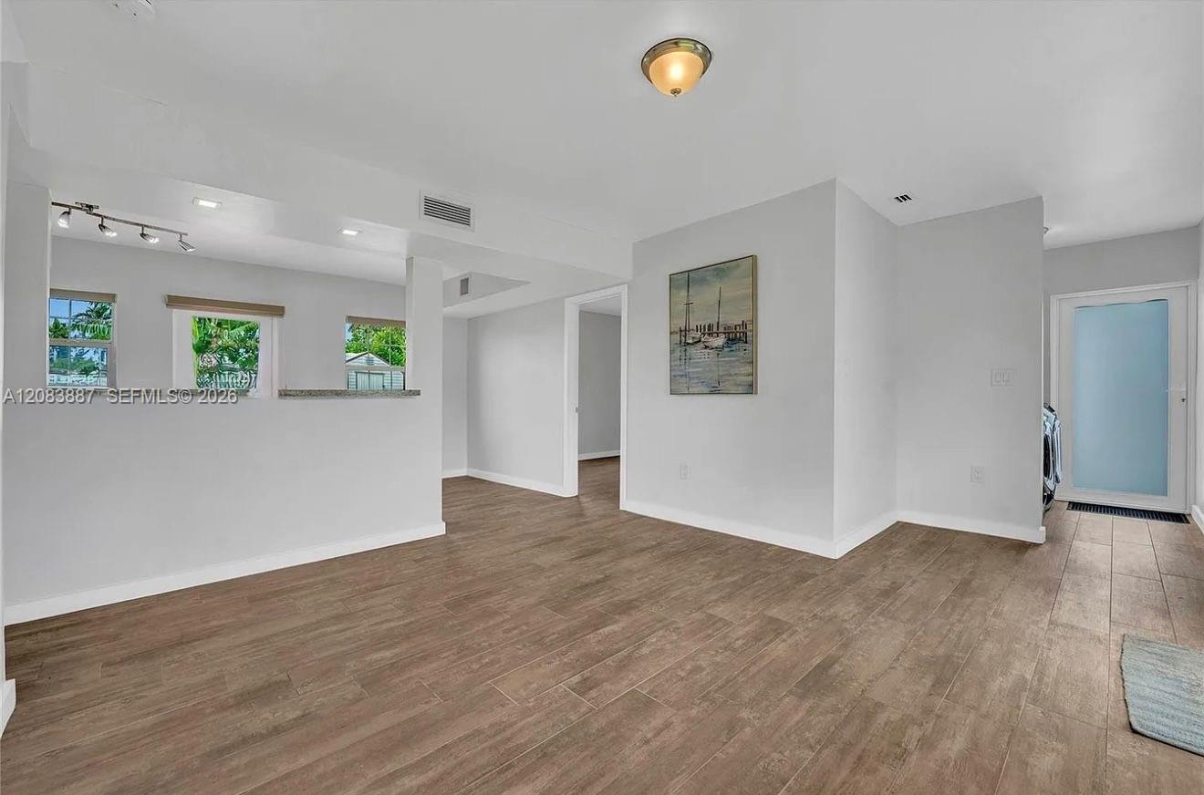 11250 SW 46th St — Photo 5