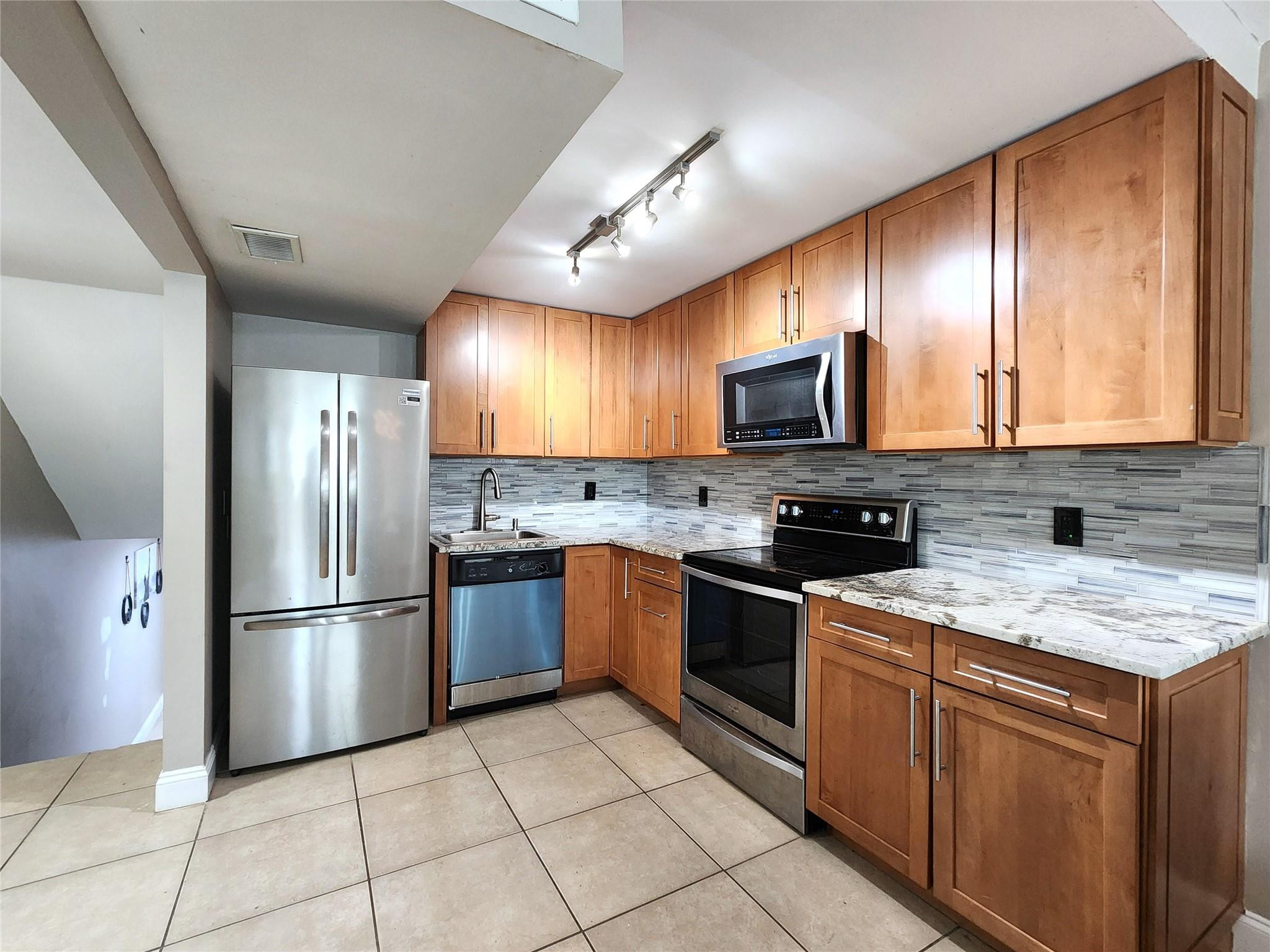 755 DOTTEREL Road # 1308 — Photo 4