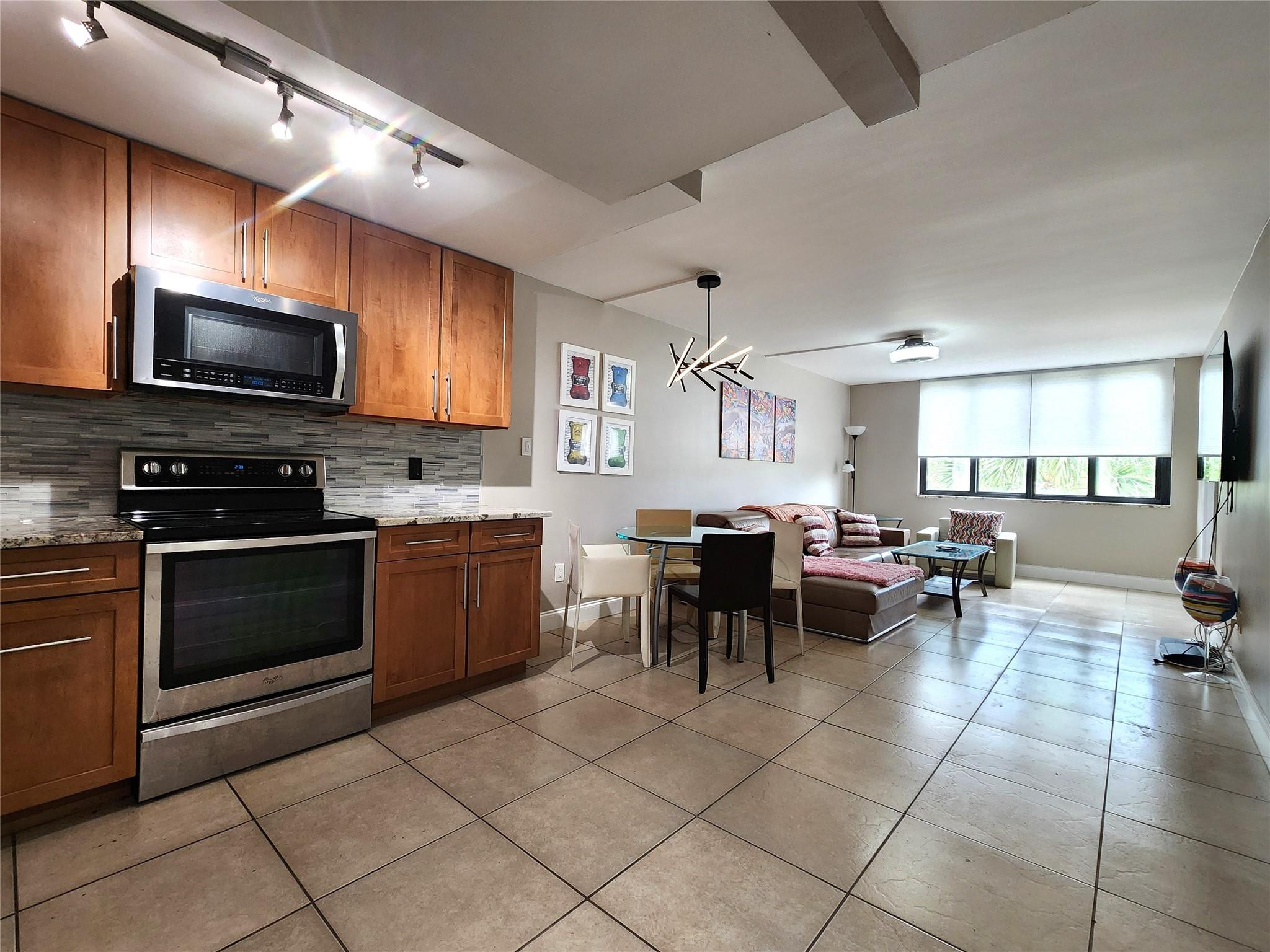 755 DOTTEREL Road # 1308 — Photo 3